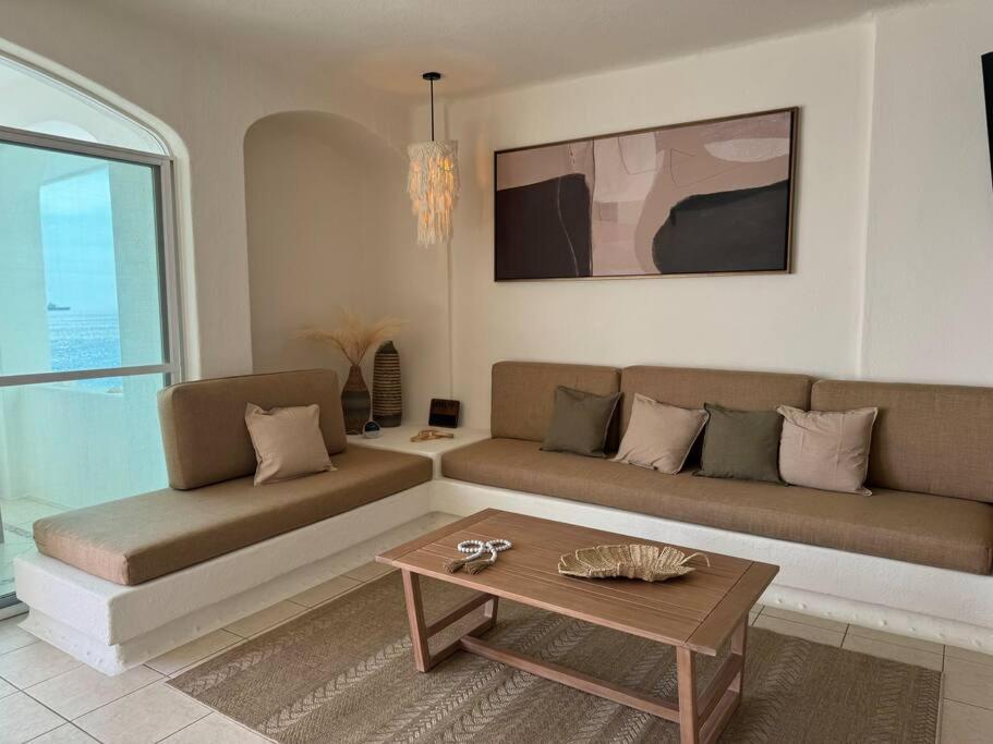 Three-Bedroom Apartment with Water View photo 1