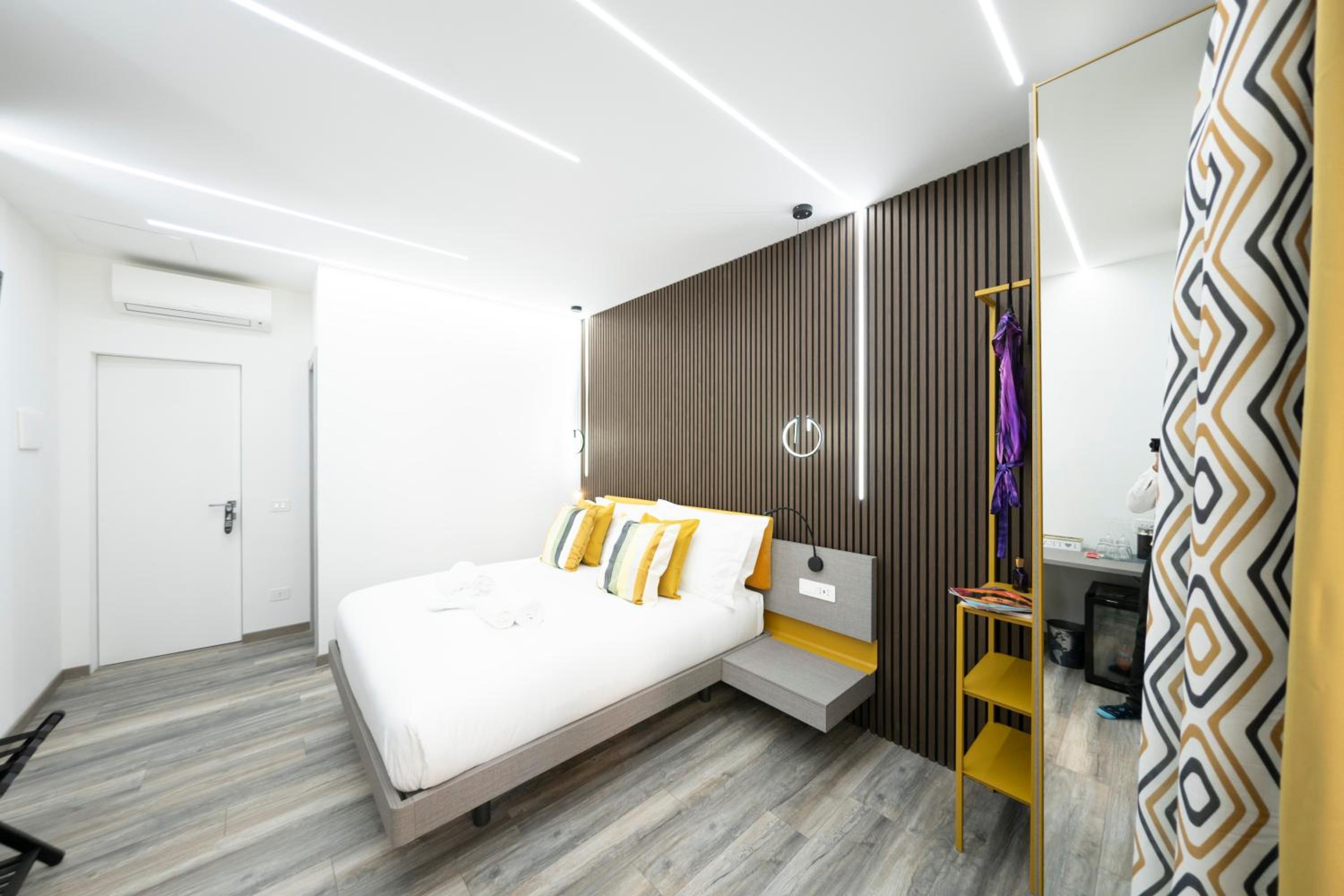 King Room with Balcony photo 2