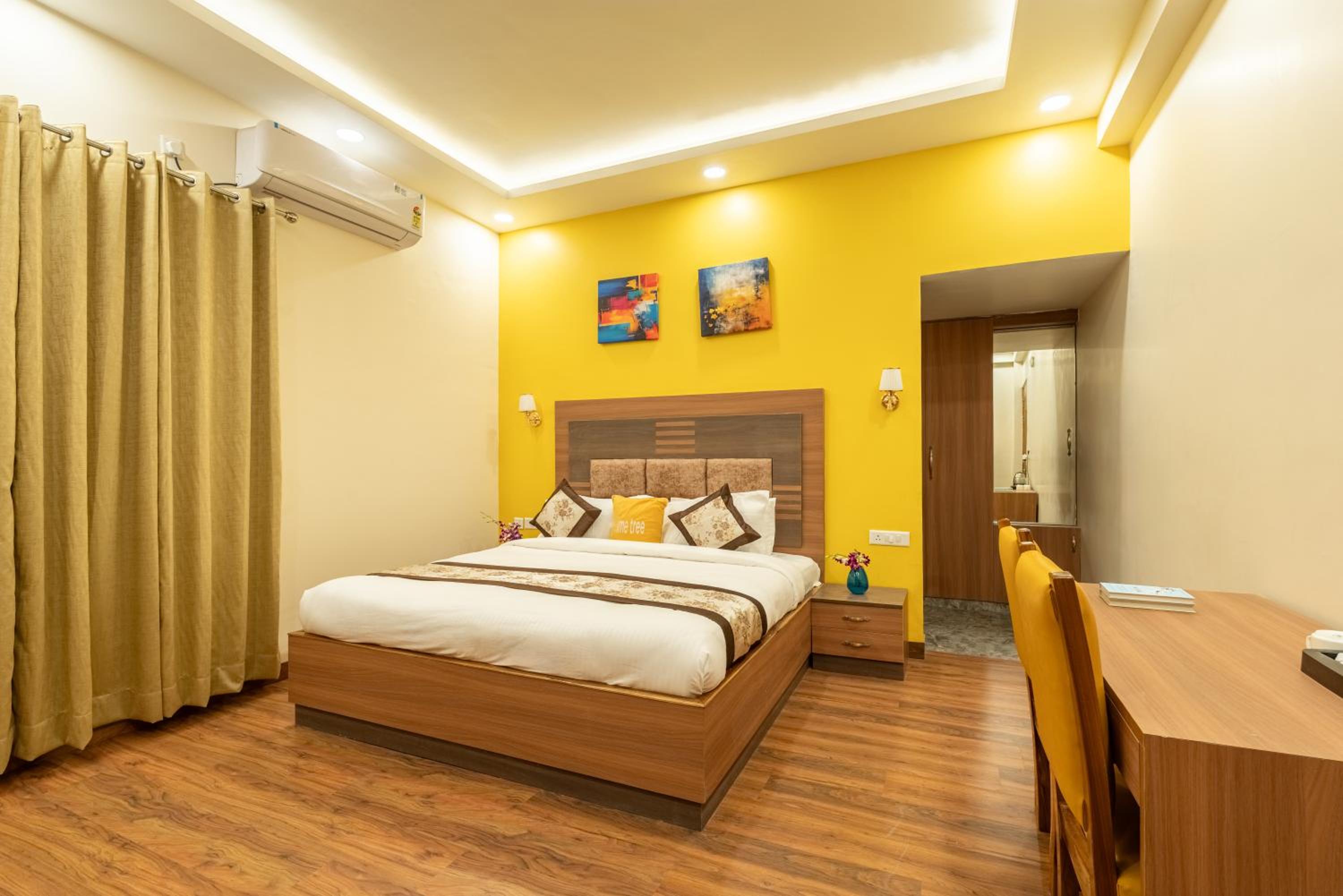 King Room With Balcony