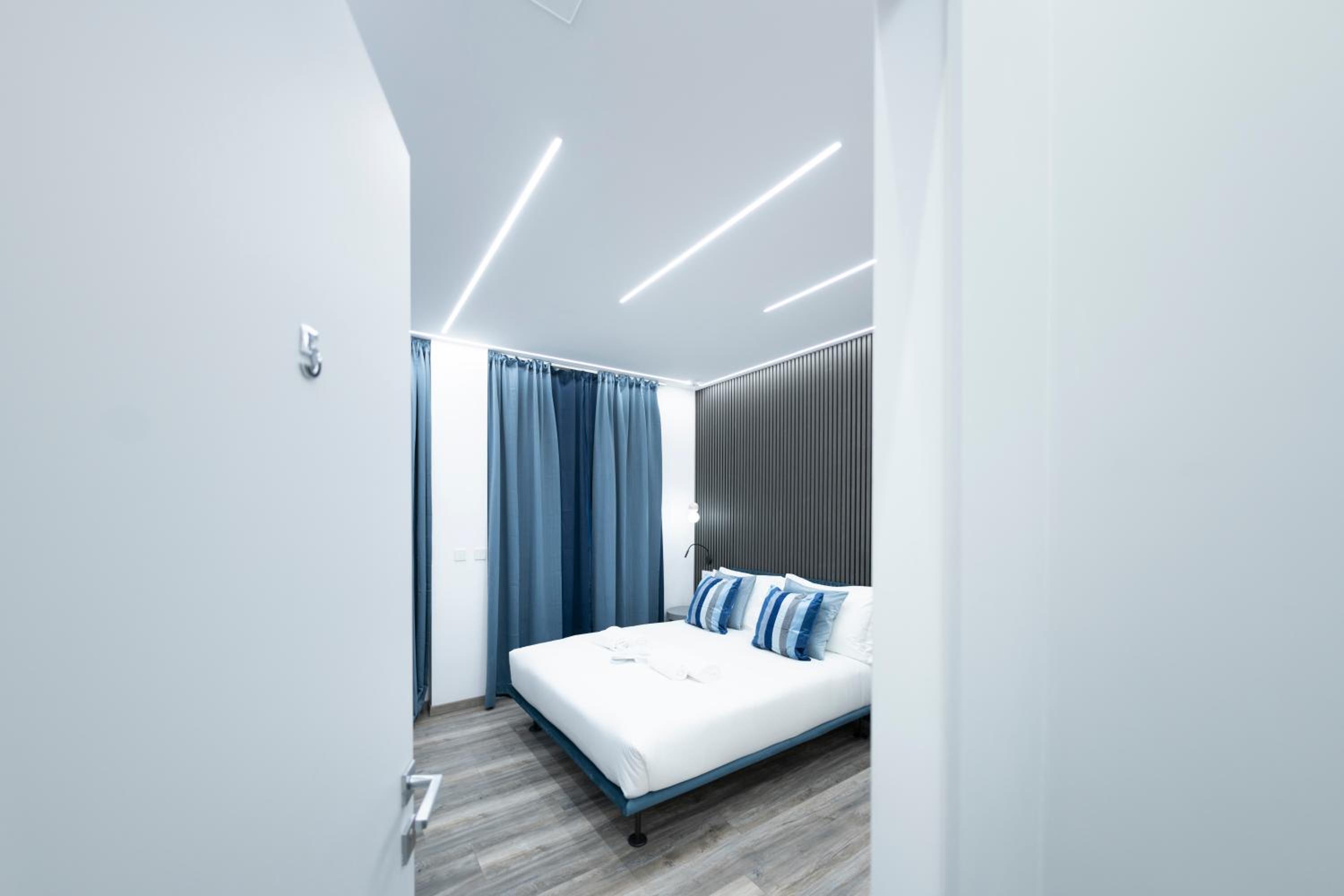Superior King Room photo 3
