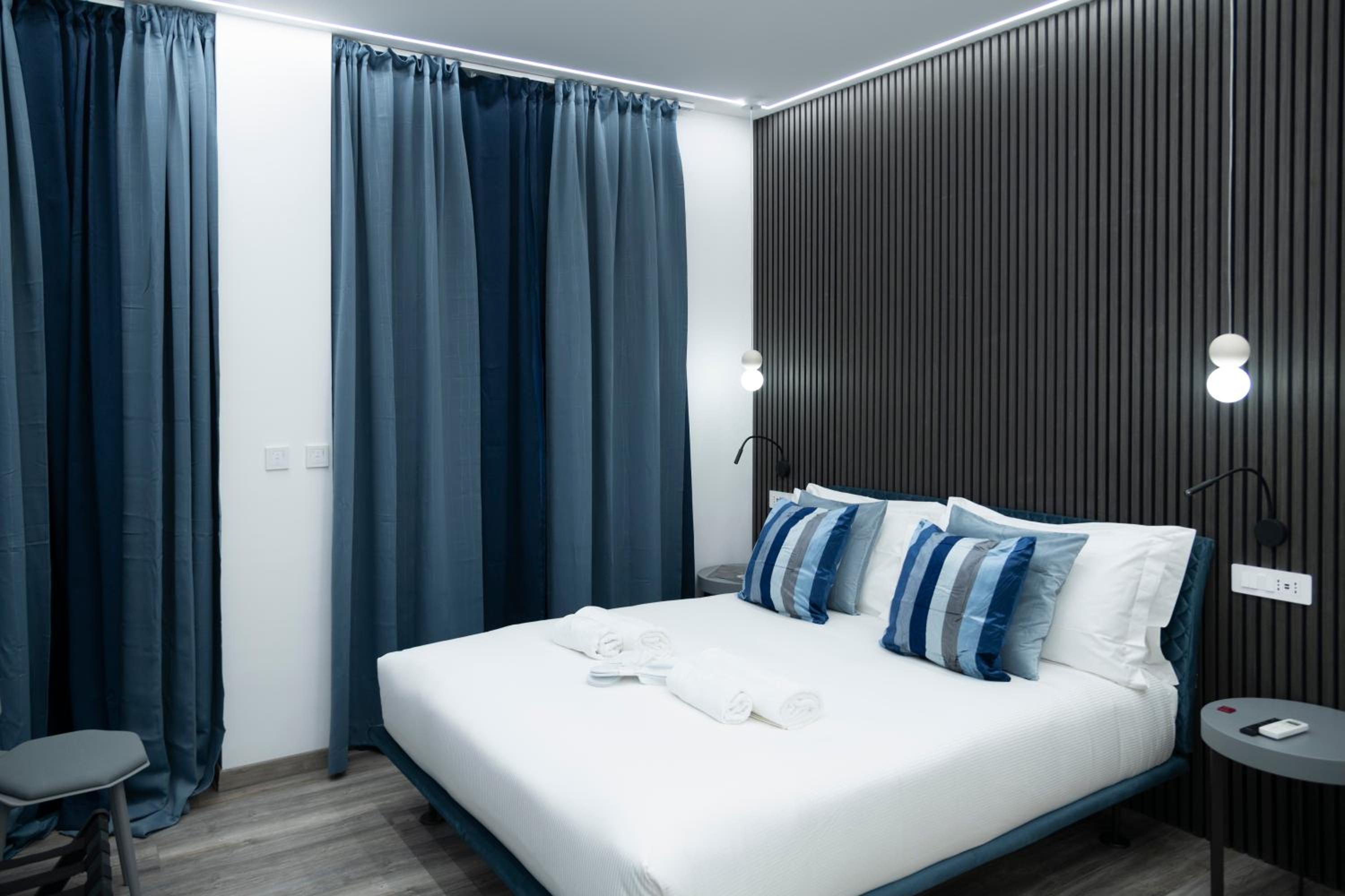 Superior King Room photo 2