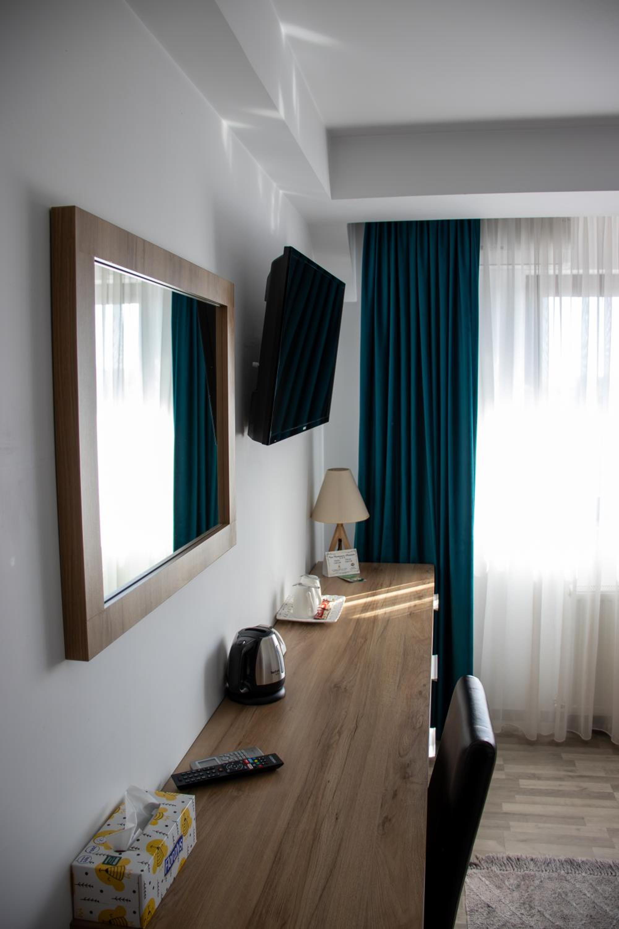 Superior King Room - Photo 17