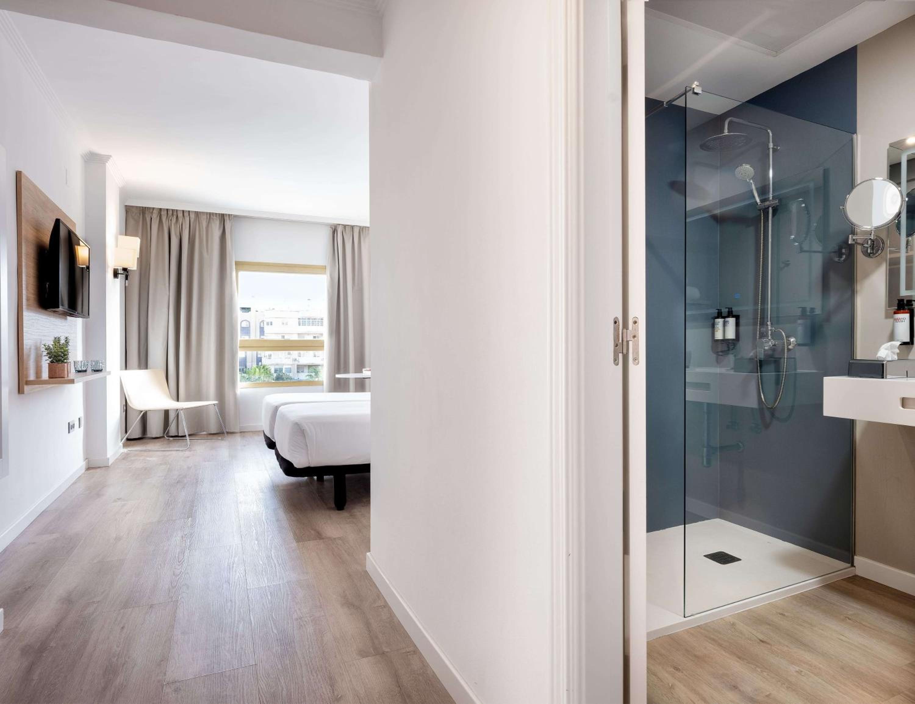 Standard Room - Photo 9
