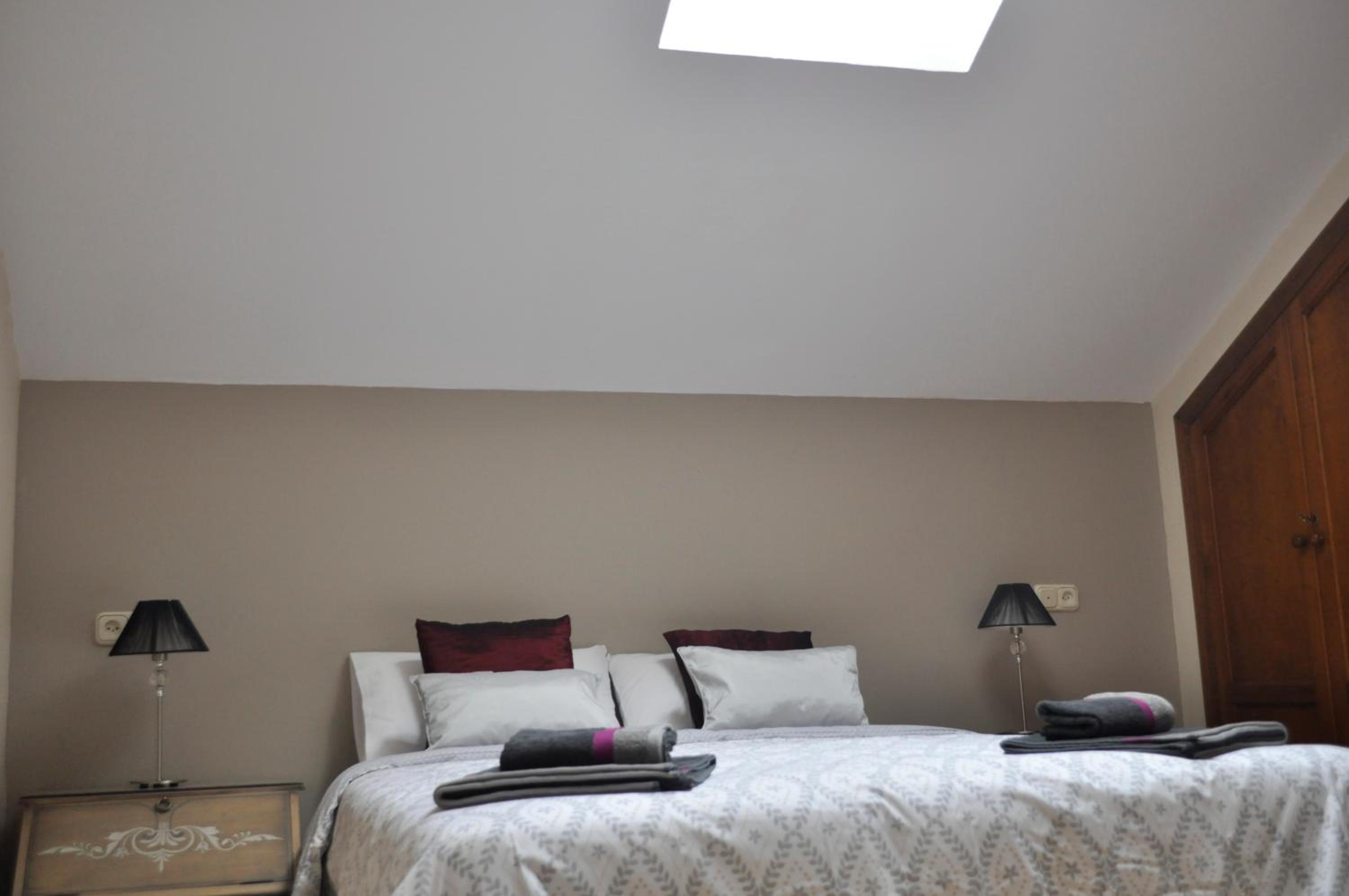Two-Bedroom Apartment - Photo 9