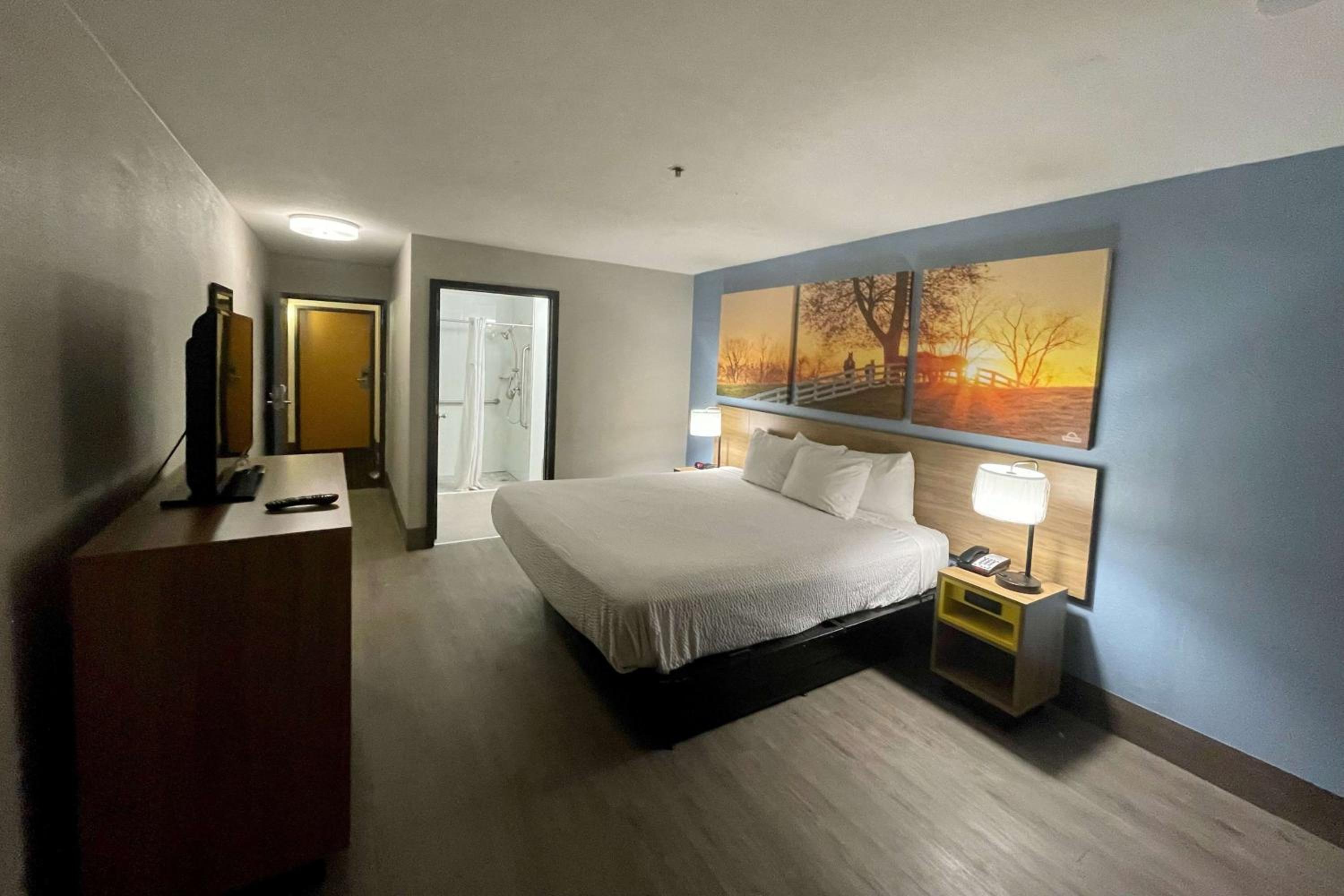 King Room - Non-Smoking photo 1