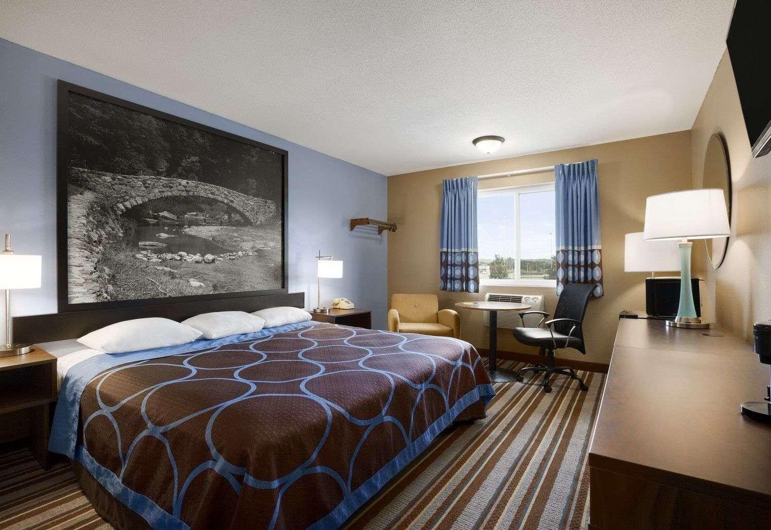 King Room - Non-Smoking photo 1
