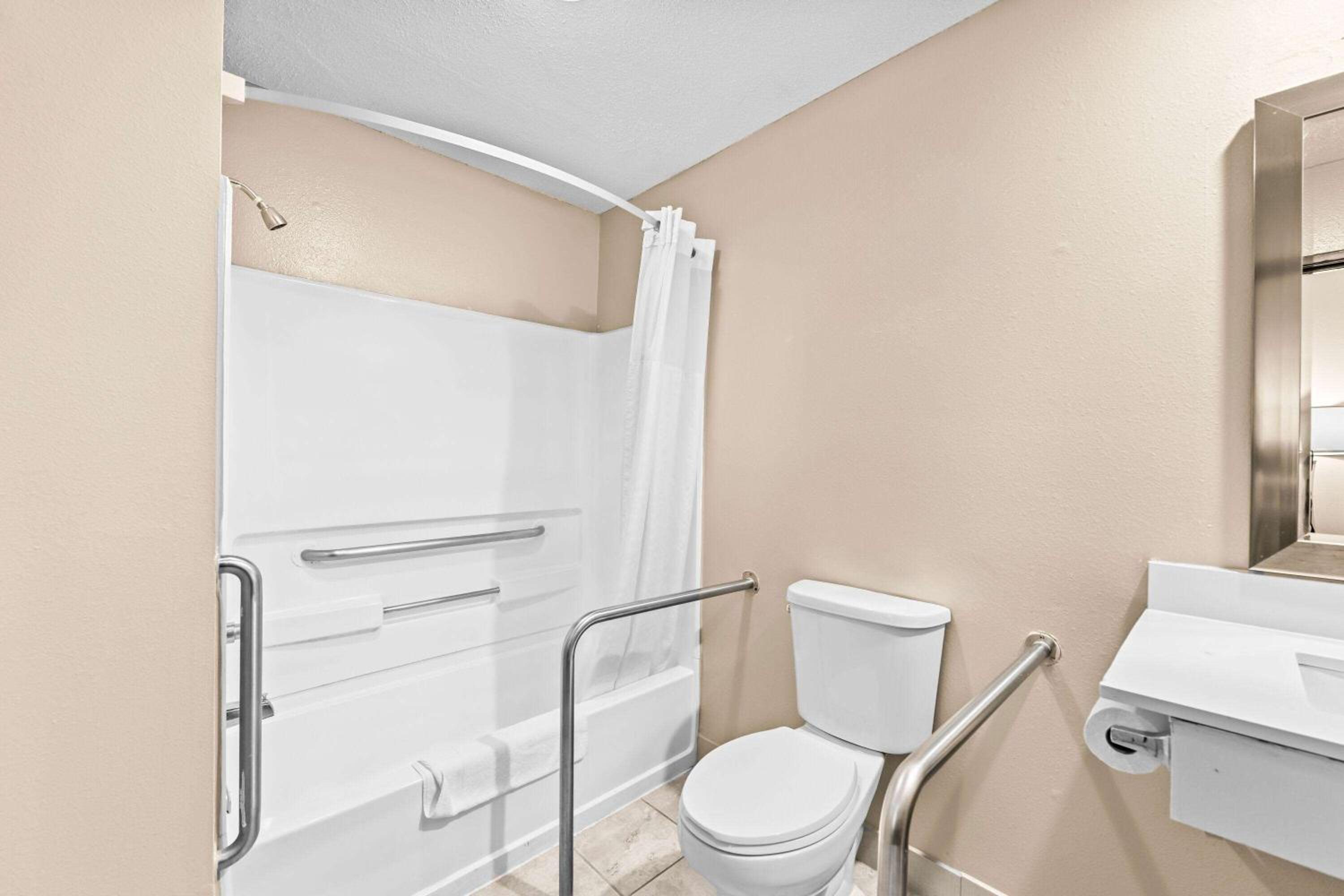 Double Room - Mobility Access/Non-Smoking photo 3