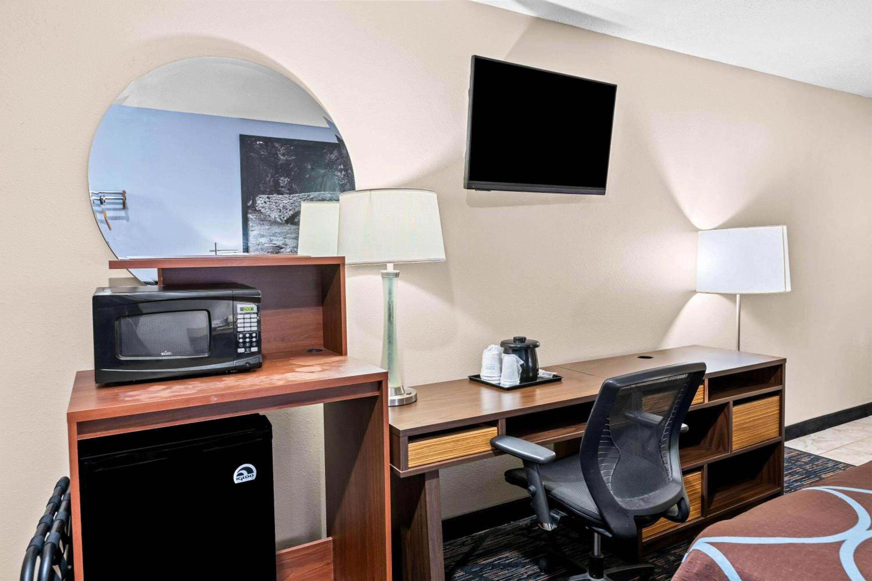 King Room - Non-Smoking photo 3