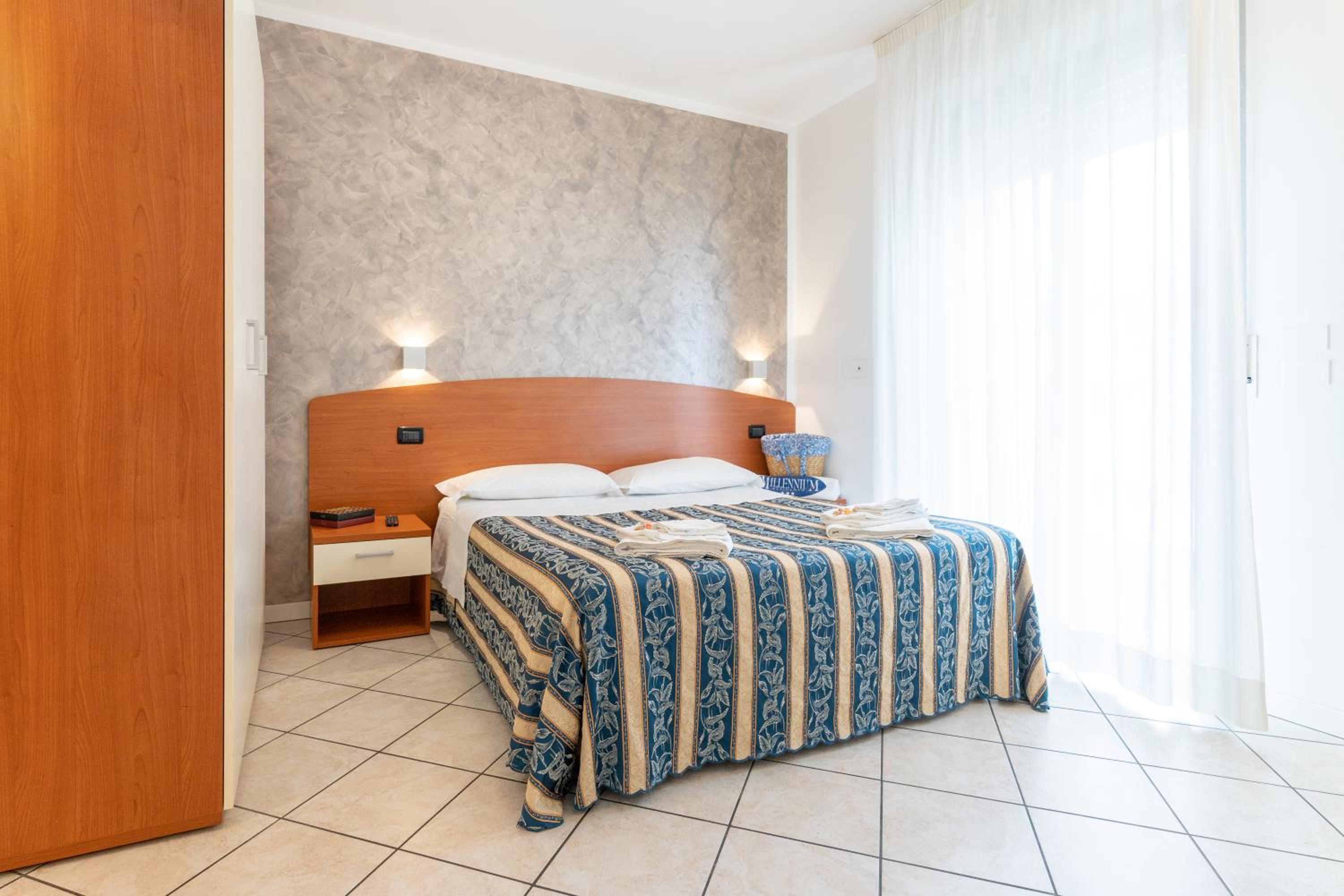 One-Bedroom Apartment with Balcony (3 adults)