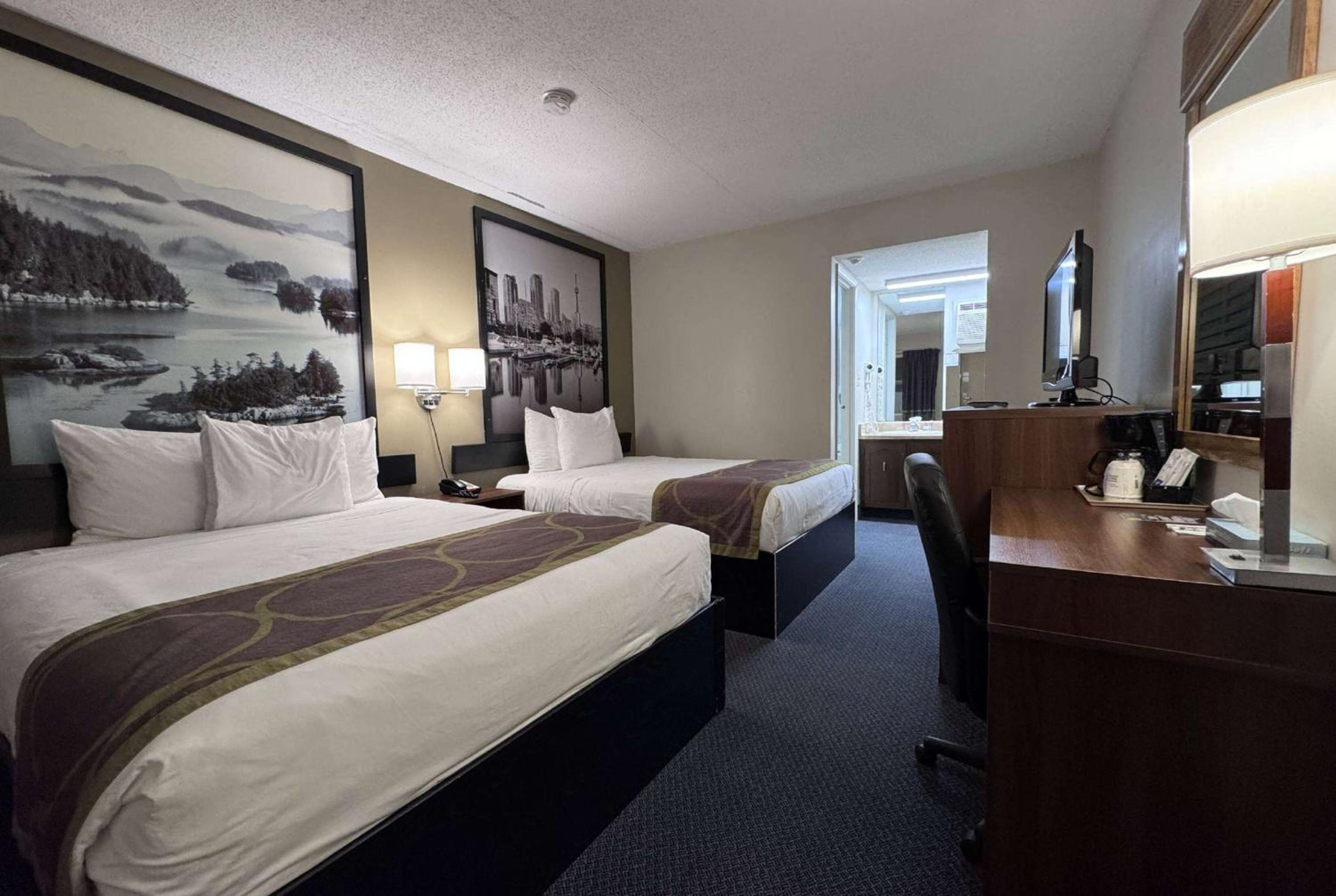 Efficiency Double Room with Two Double Beds - Non-Smoking - Photo 1