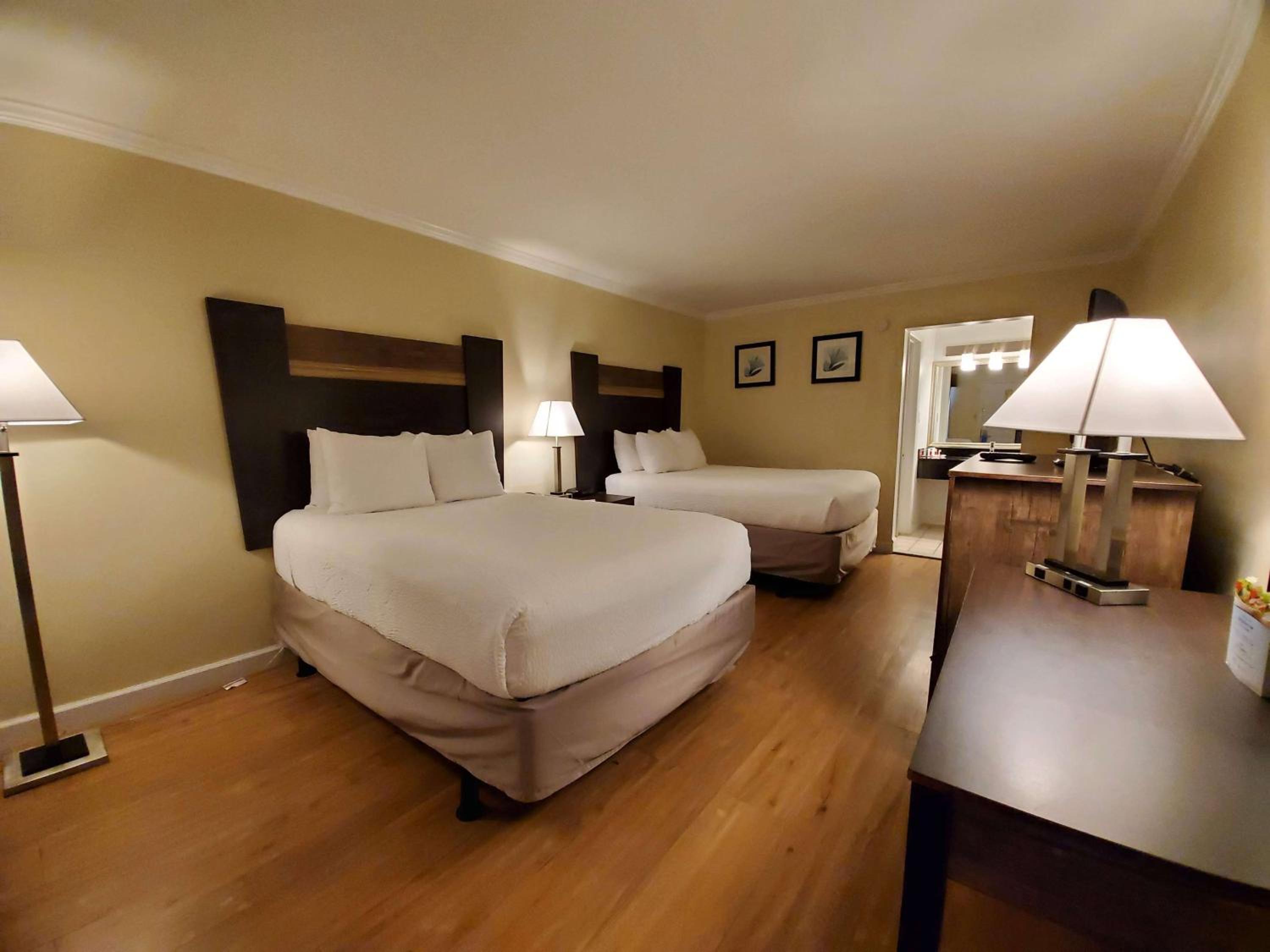 Studio Suite with Two Double Beds - Non-Smoking - Photo 1