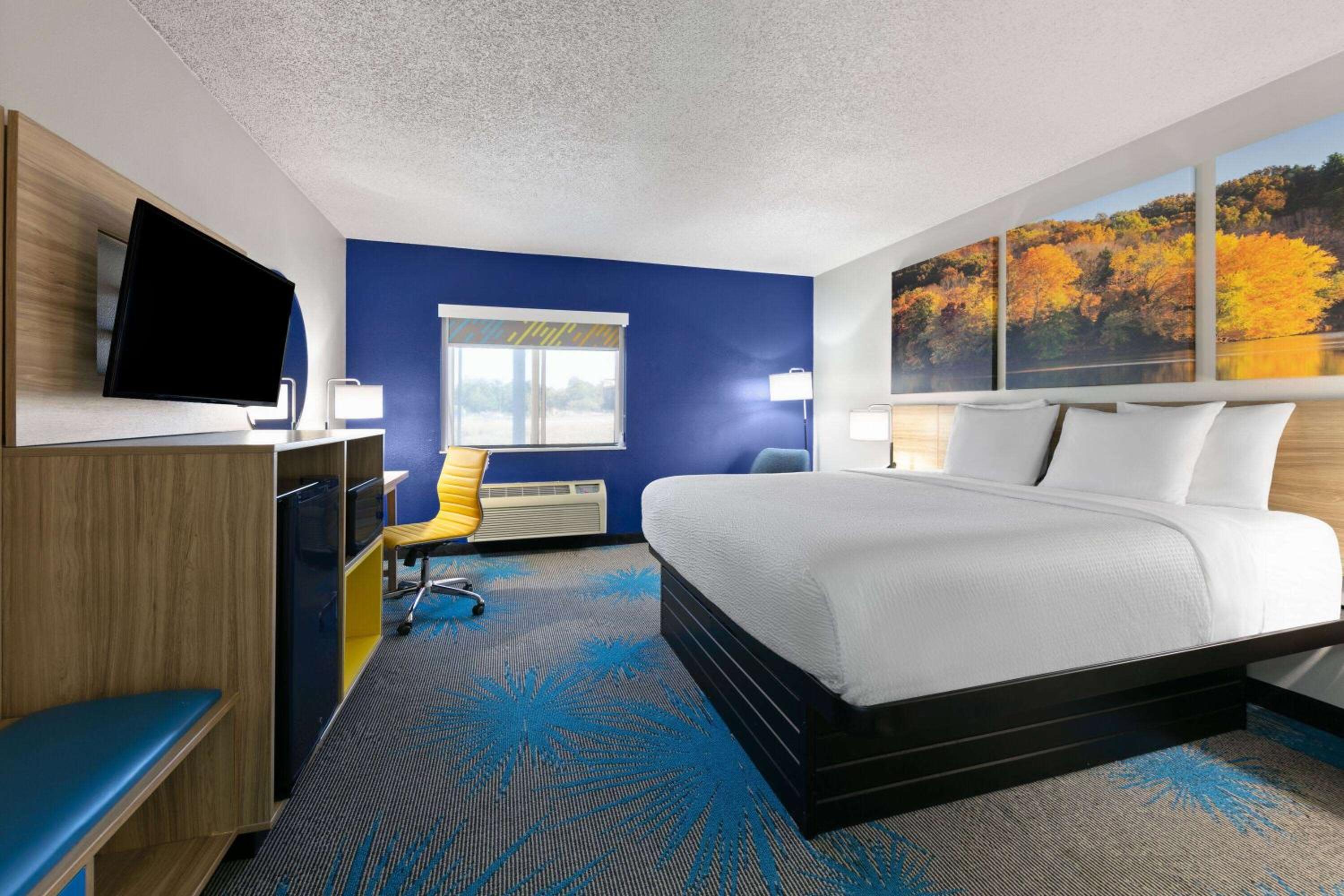 King Room - Non-Smoking - Photo 1