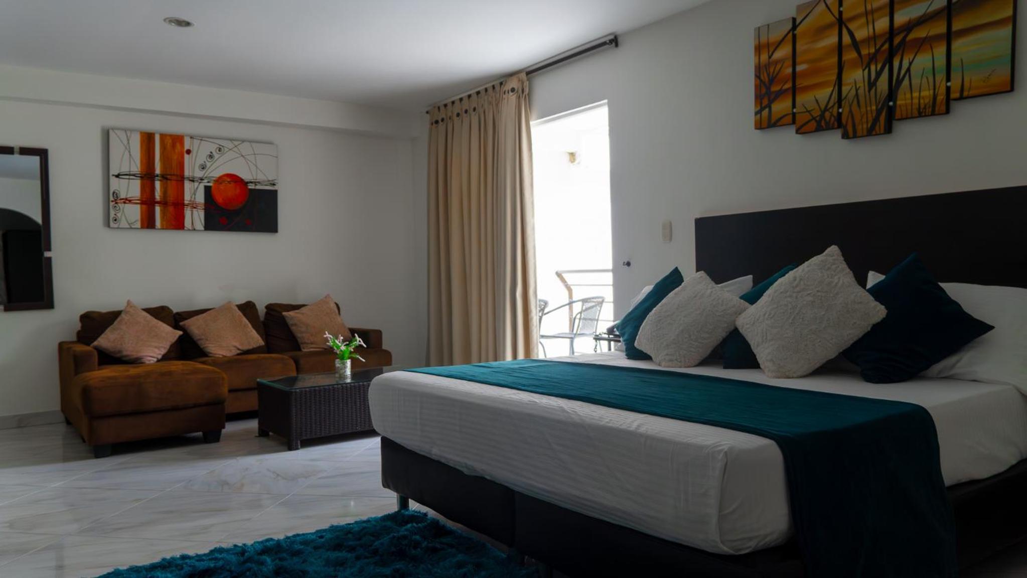 King Suite with Balcony photo 2