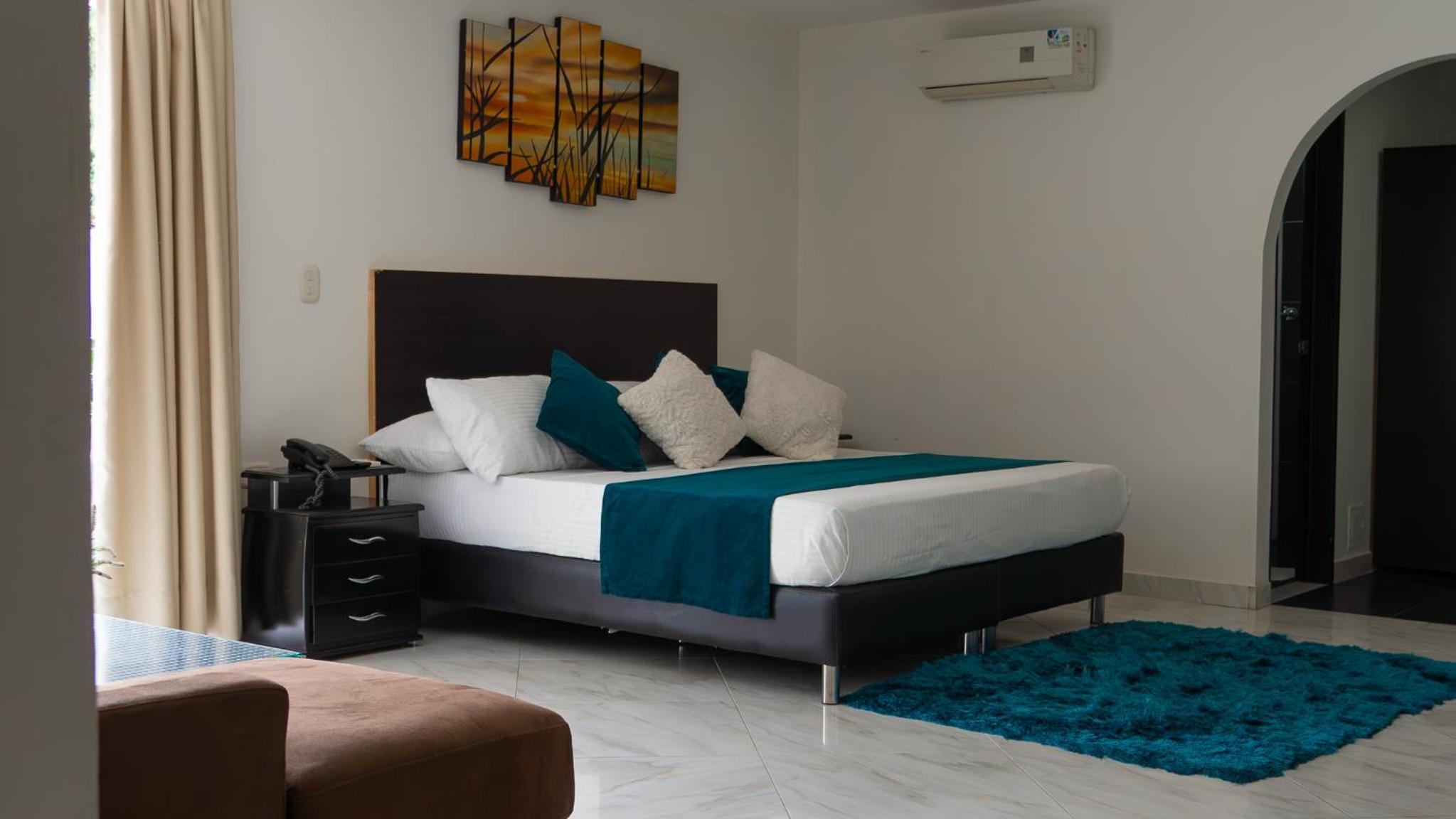 King Suite with Balcony photo 1