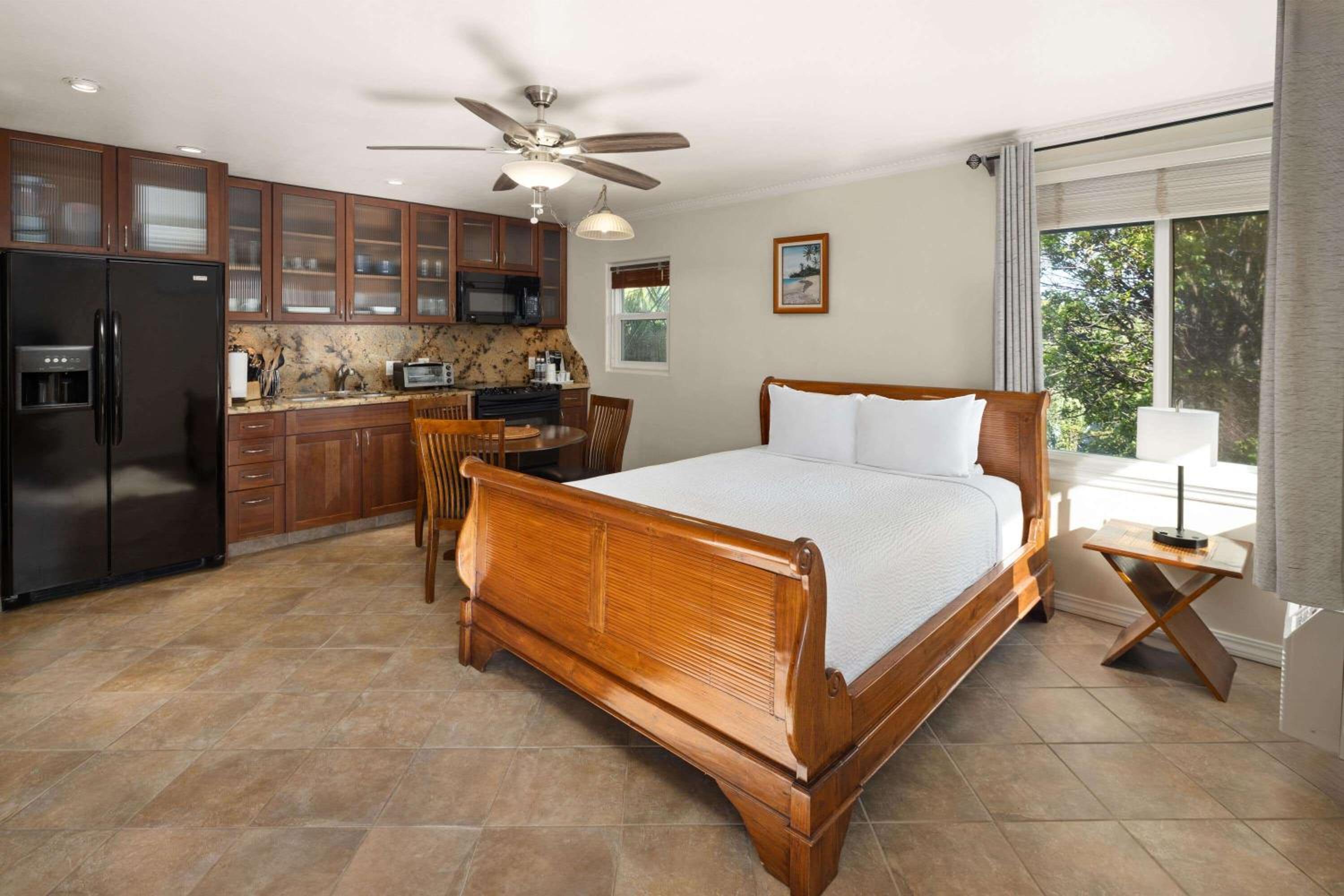 One-Bedroom Kamehameha Suite with Queen Bed - Non-Smoking - Photo 5