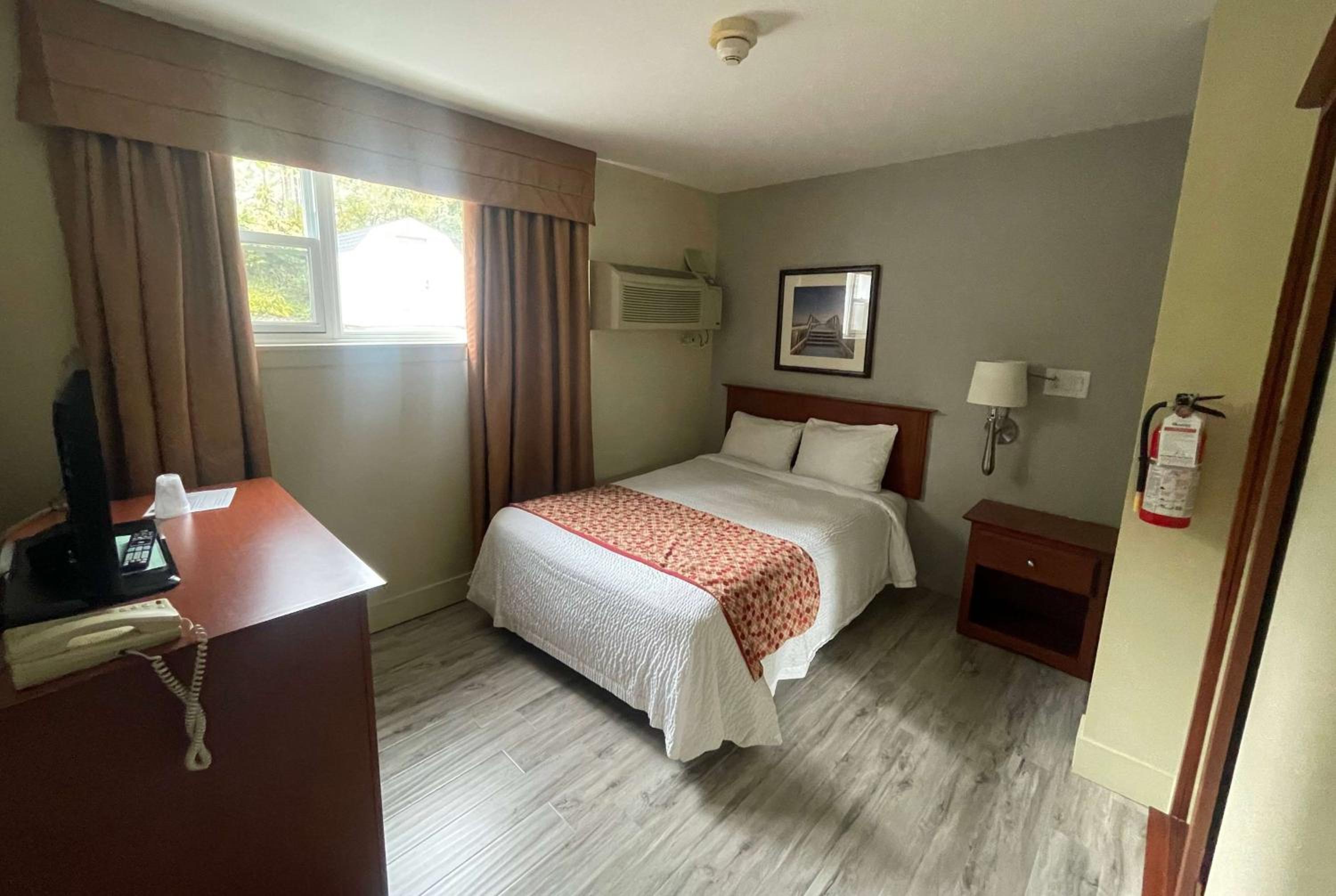 Double Room - Disability Access - Non-Smoking photo 1