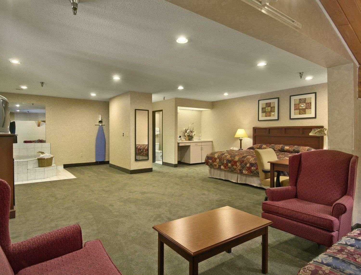 King Studio Suite - Non-Smoking - Photo 1