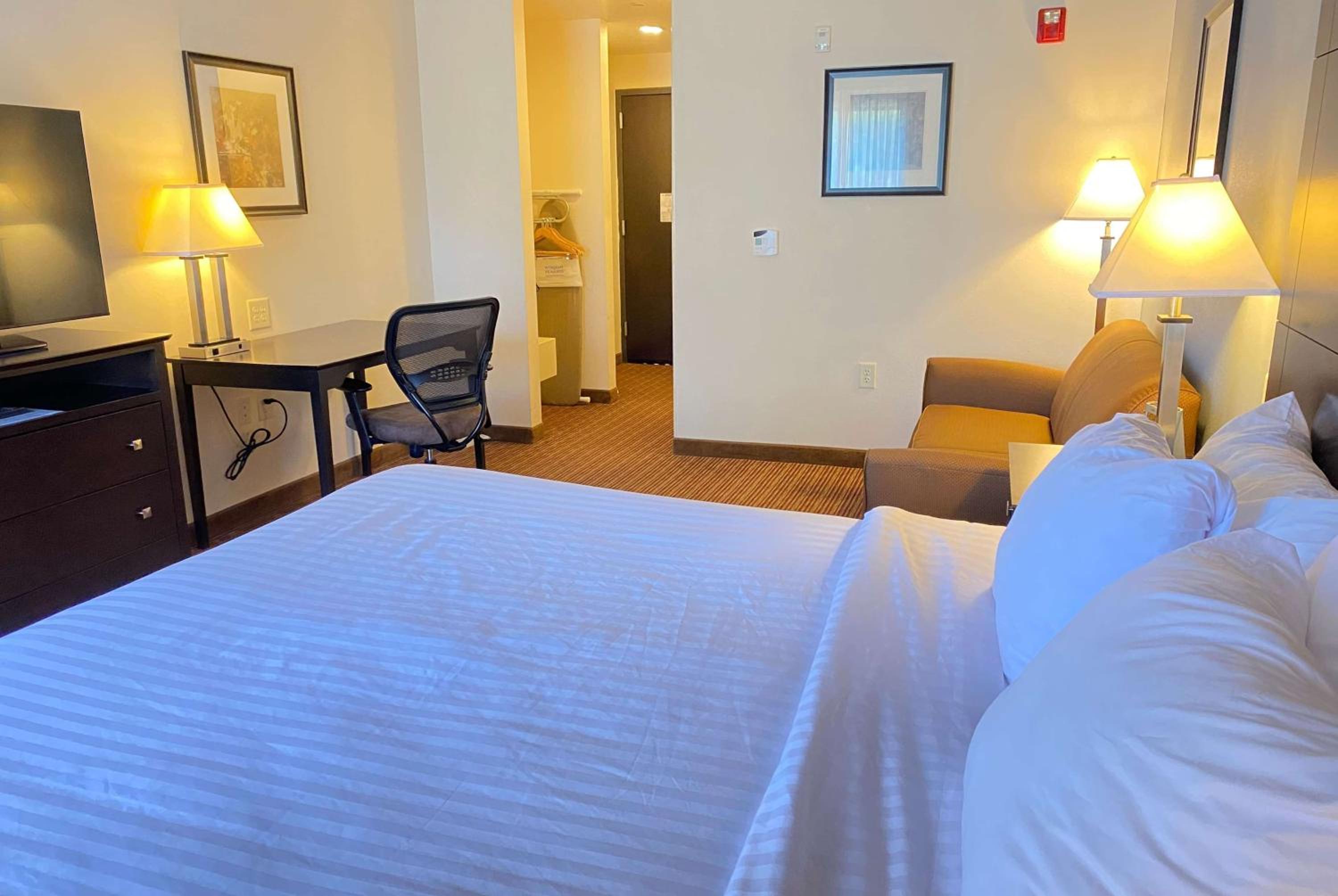King Room - Mobility Access/Non-Smoking - Photo 1