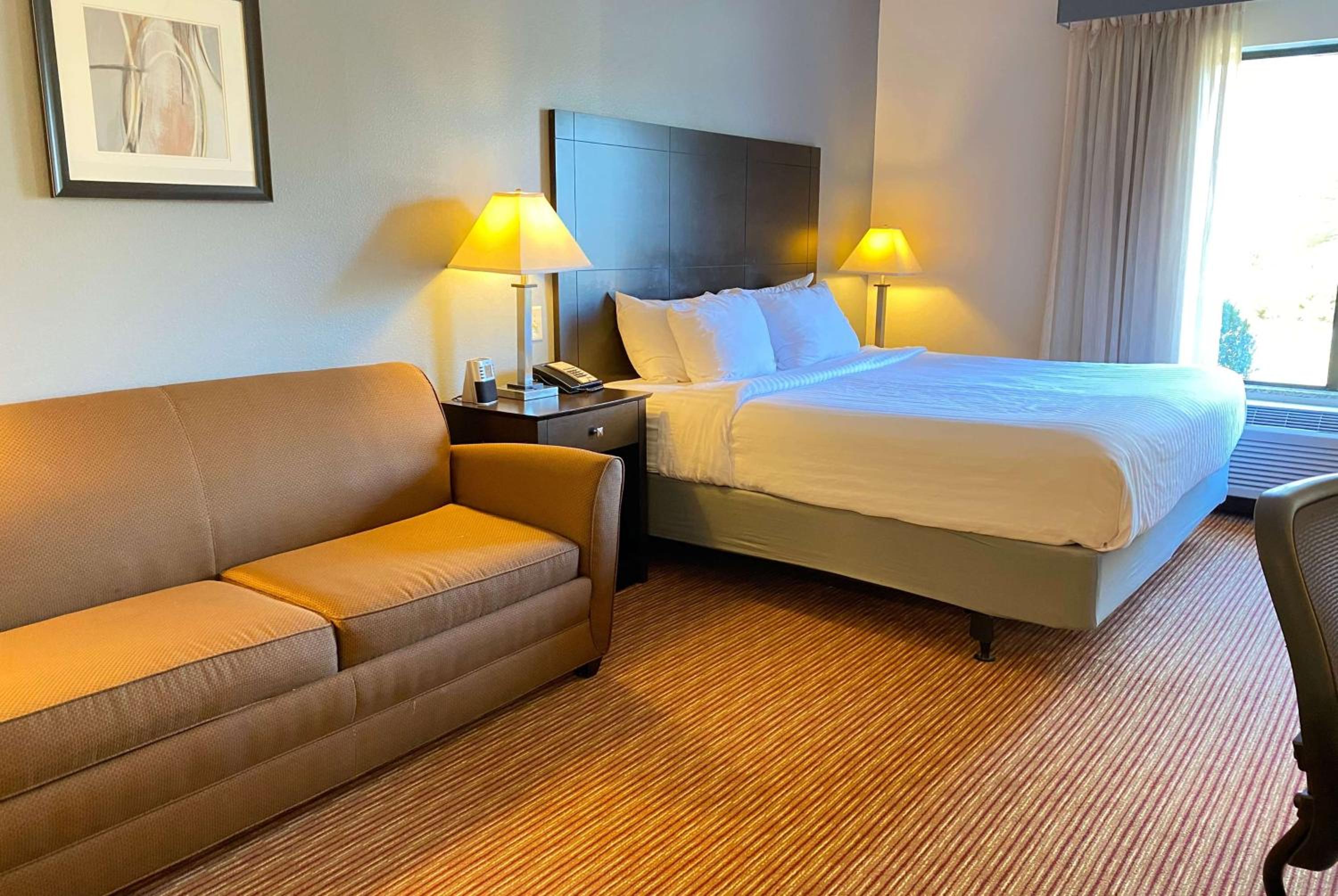 King Room With Sofa Bed - Disability Access - Non-Smoking photo 1