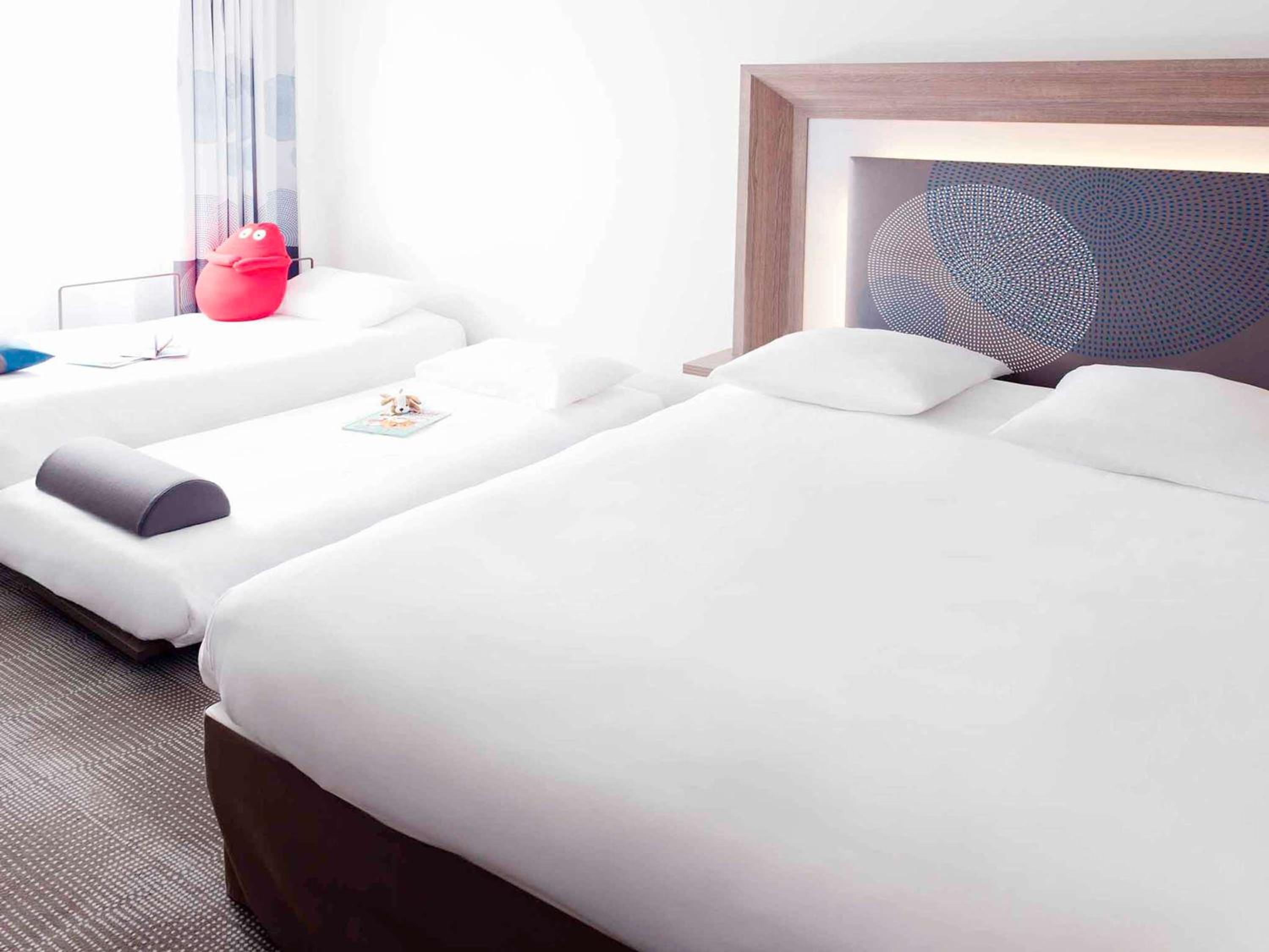 Superior room with One Double Bed and Double Sofa Bed thumbnail 5