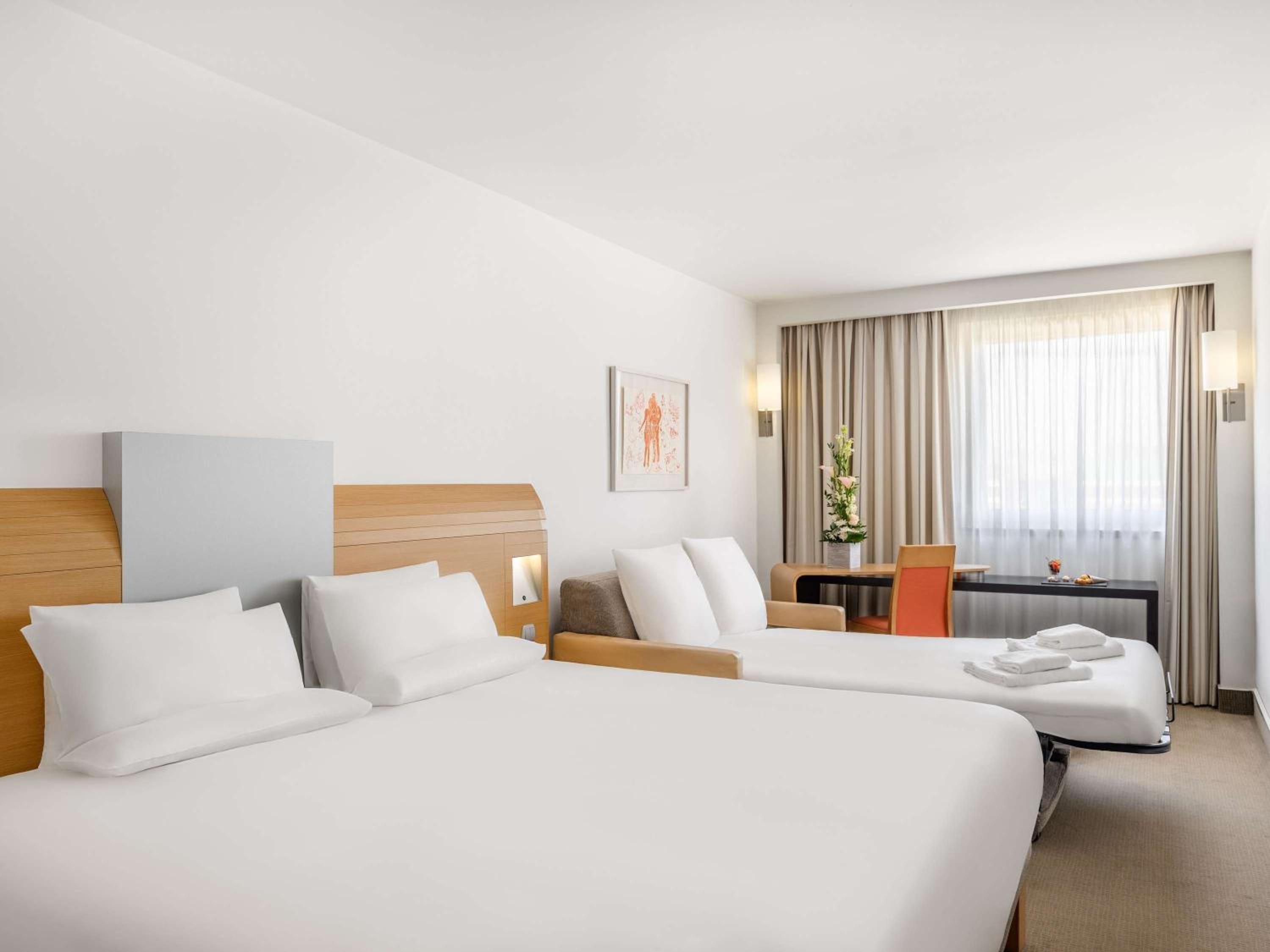 Family Double Room thumbnail 6