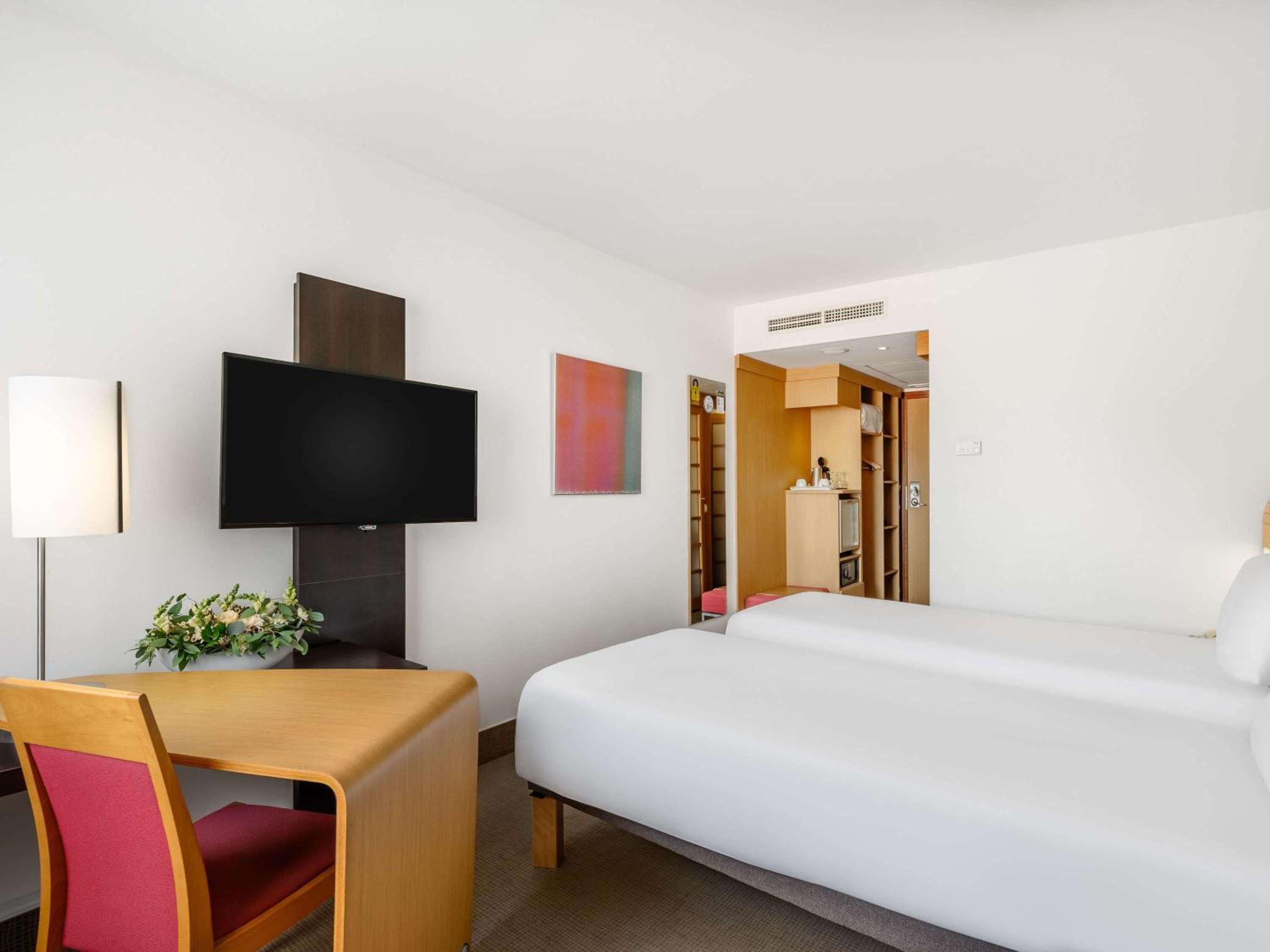 Standard Room with 2 Single Beds