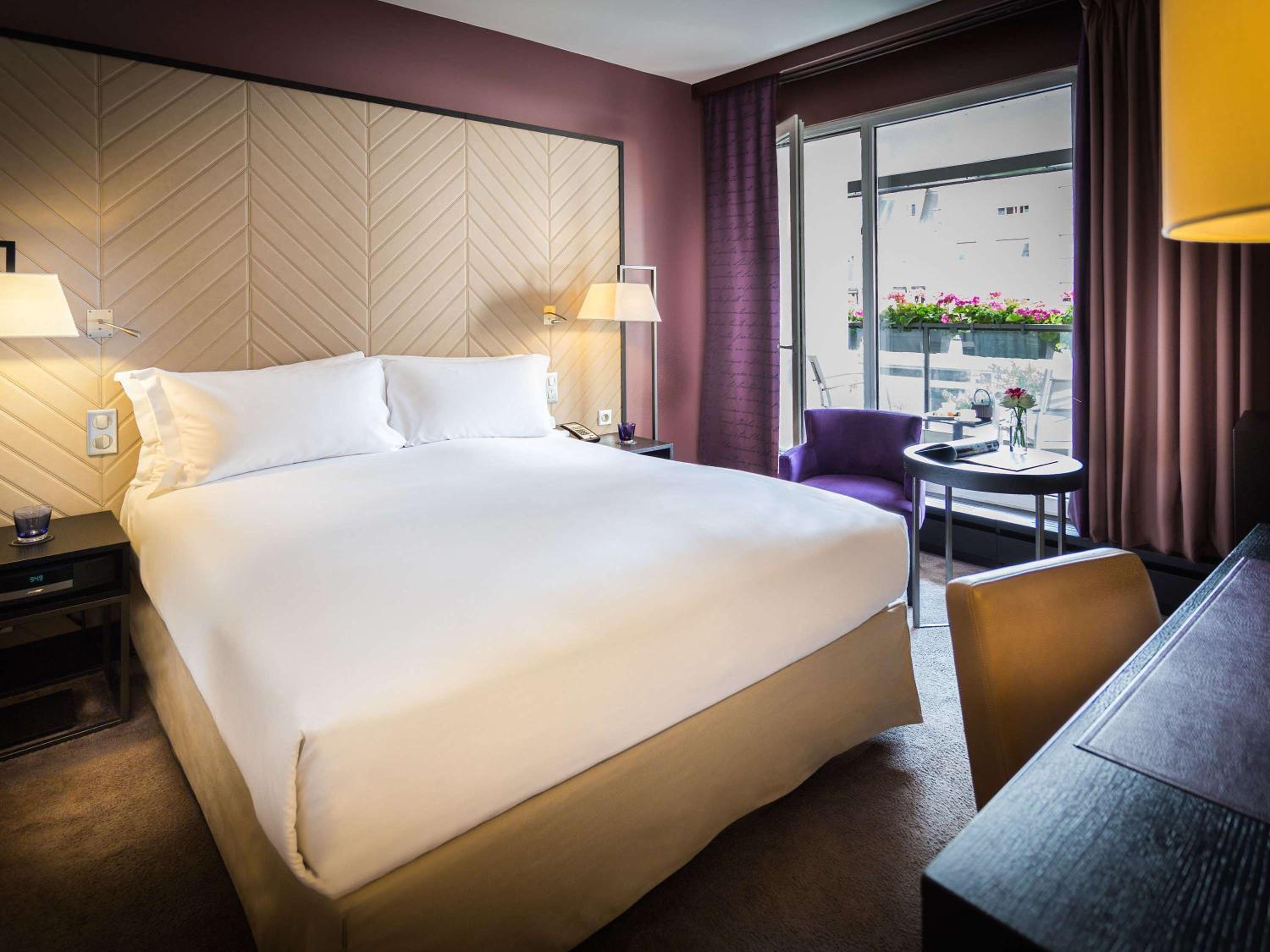 Superior Queen Room with Balcony and Garden View - Photo 1