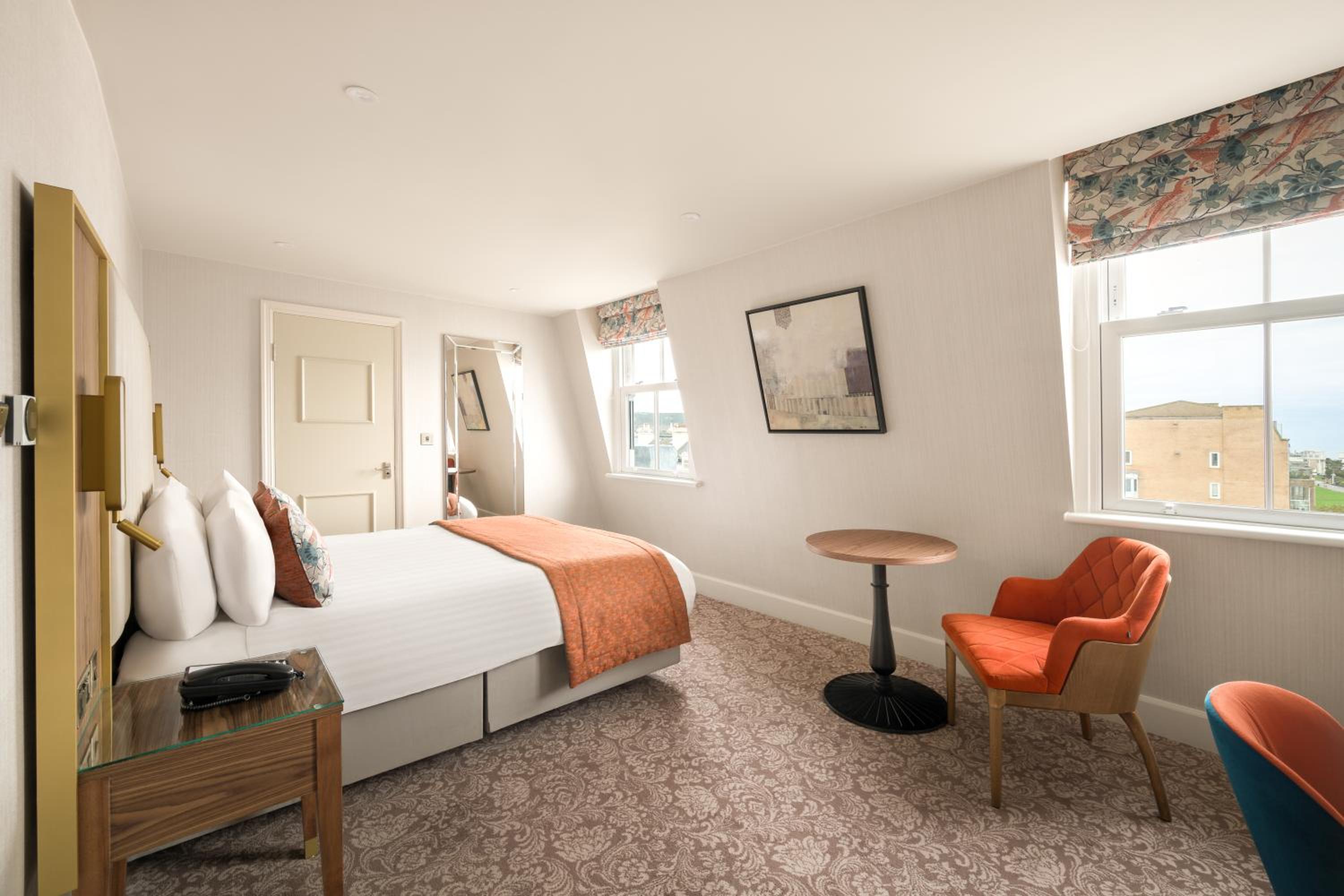Standard Queen Room - Photo 6
