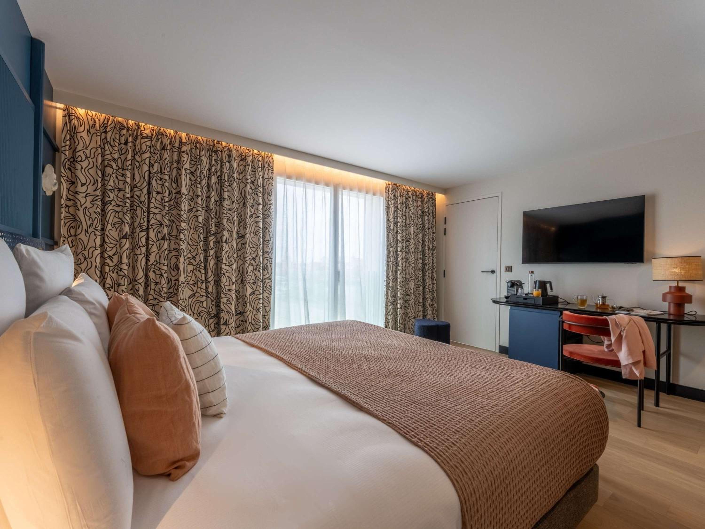 Privilege Room with Balcony - Photo 2