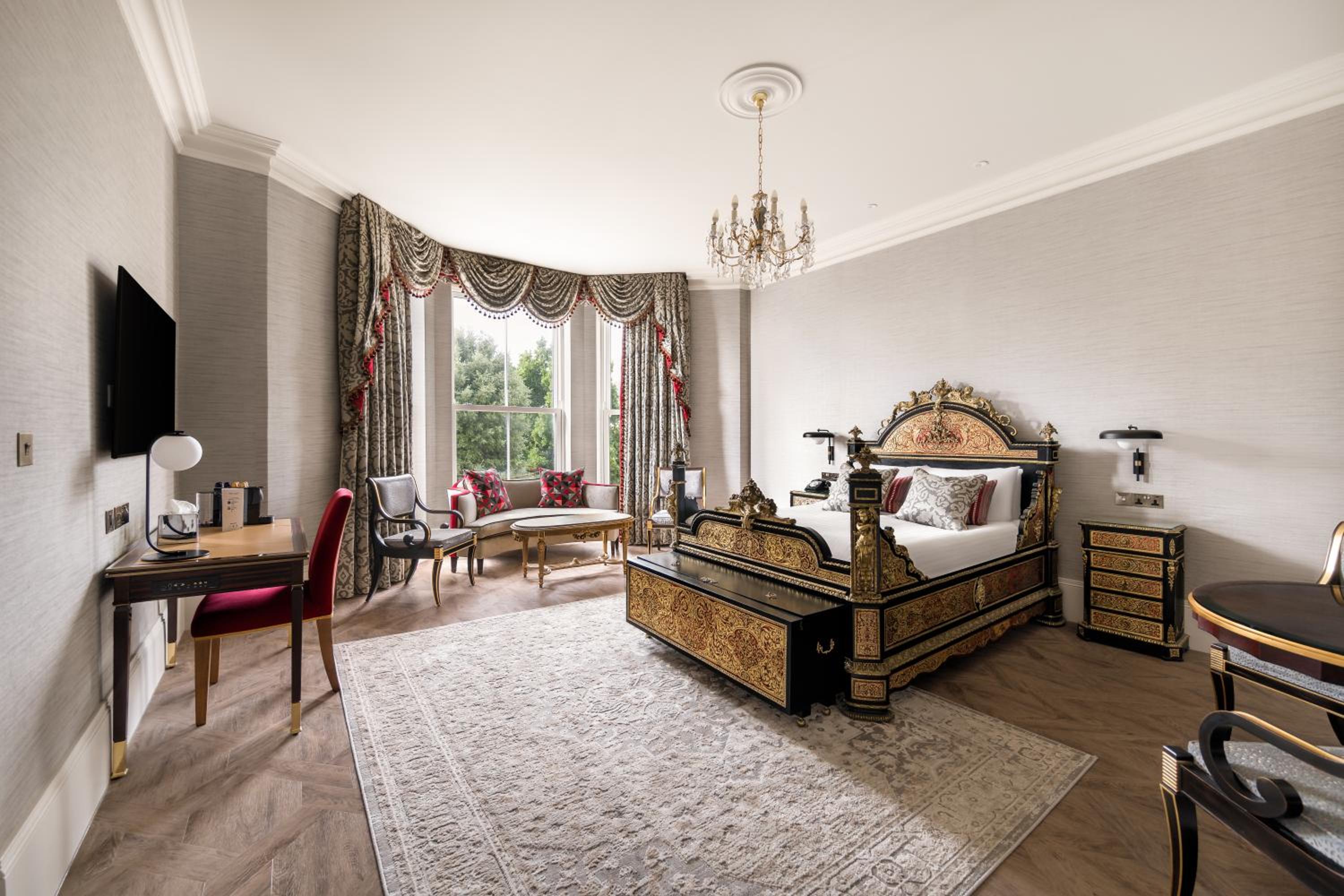 Queen Suite - Photo 7