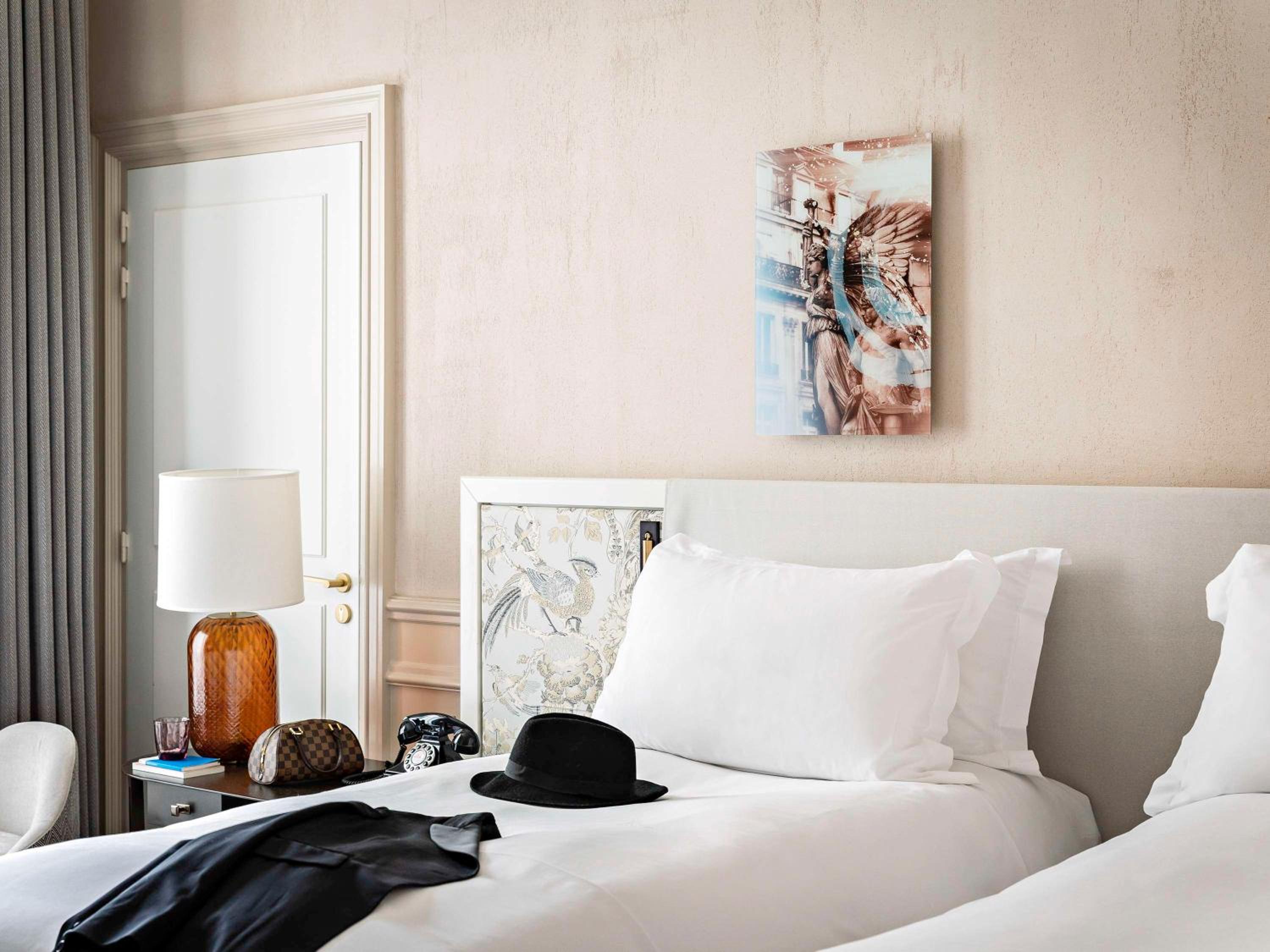 Premium Luxury Single Room with Two Single Beds and Courtyard or Rue Scribe View photo 1