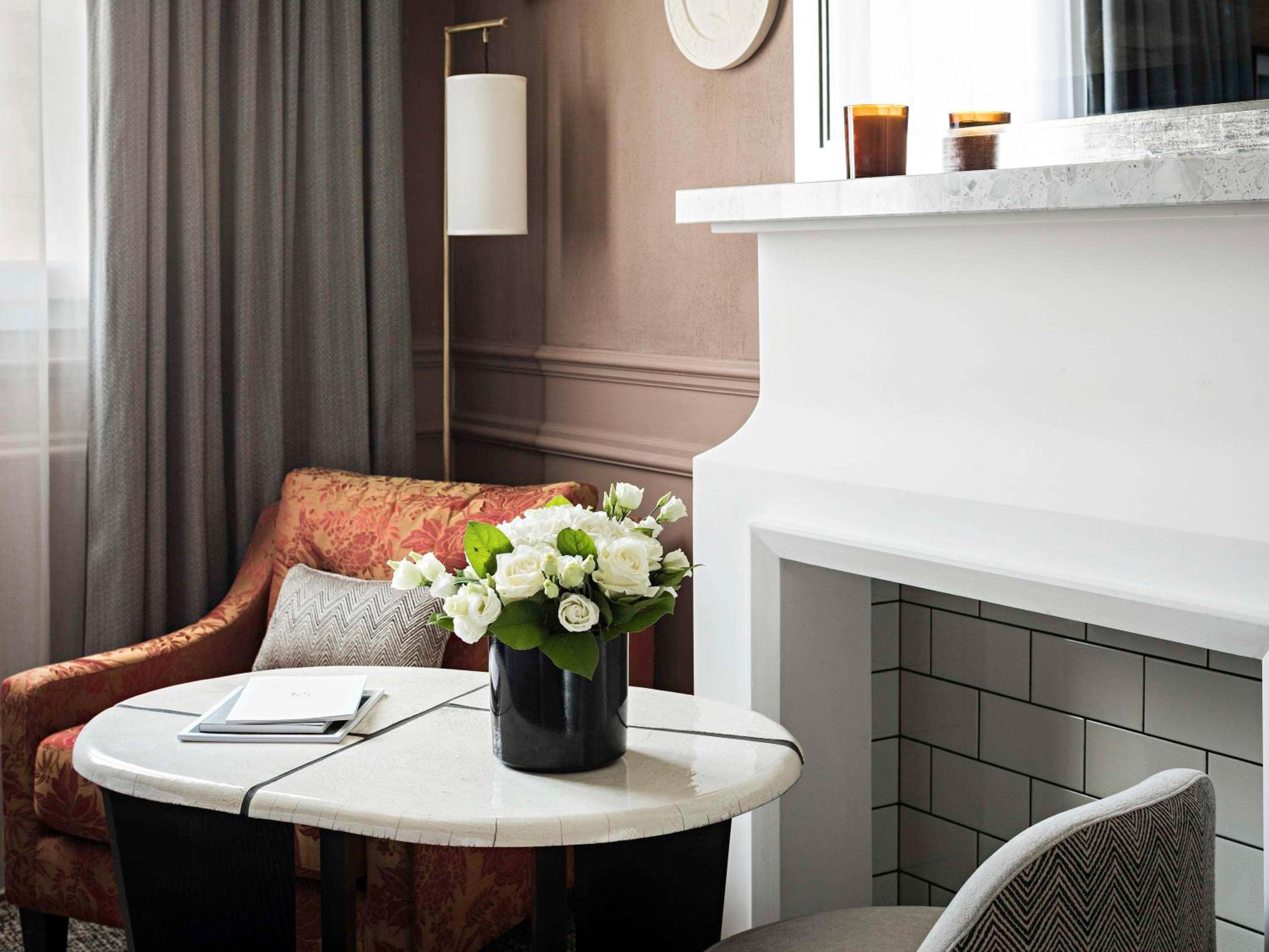 Chambre Simple de Luxe avec 2 Lits Simples – Vue sur Cour ou Rue Scribe