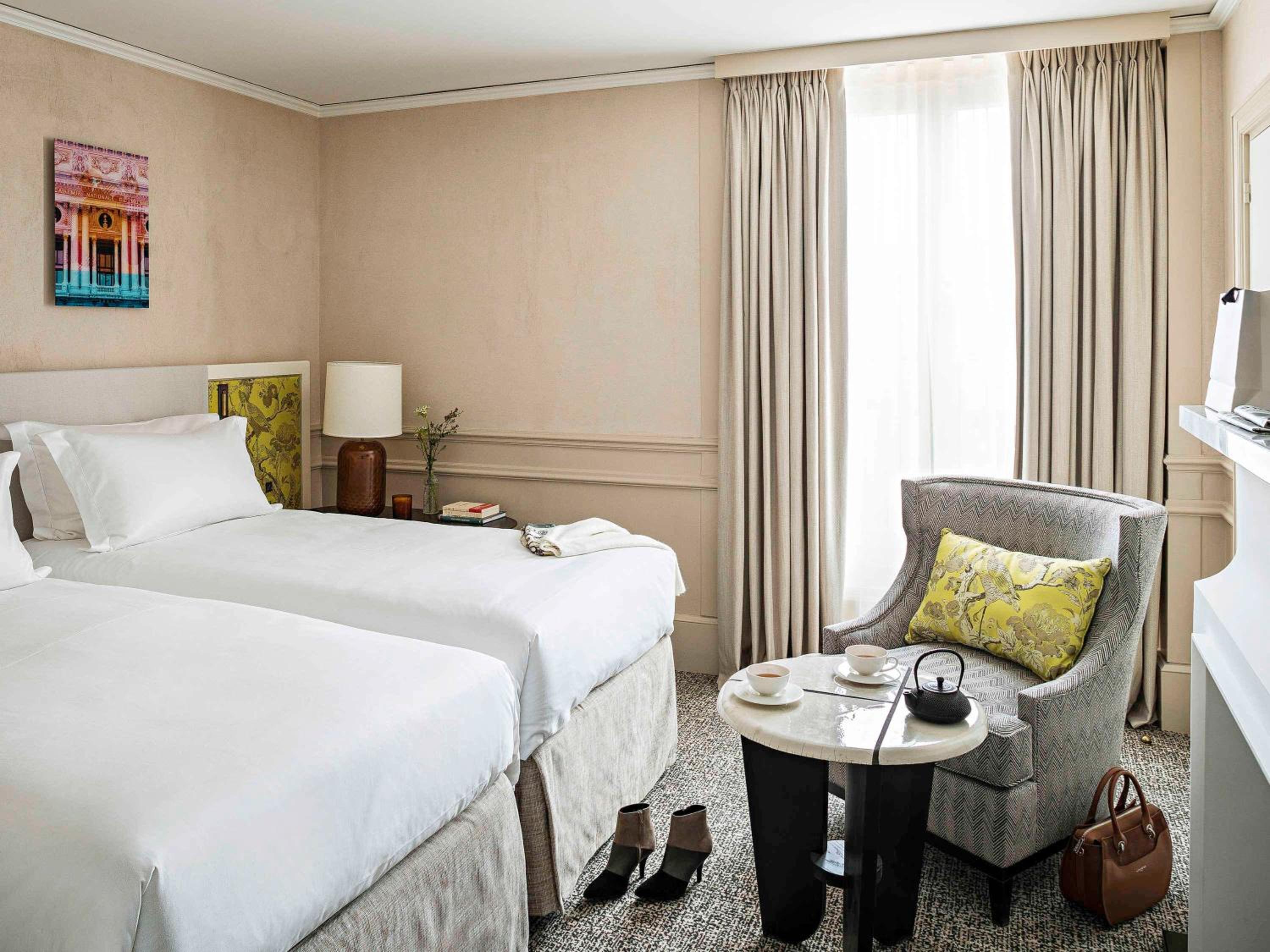Chambre Premium de Luxe avec 2 Lits Simples – Vue sur Cour ou Rue Scribe