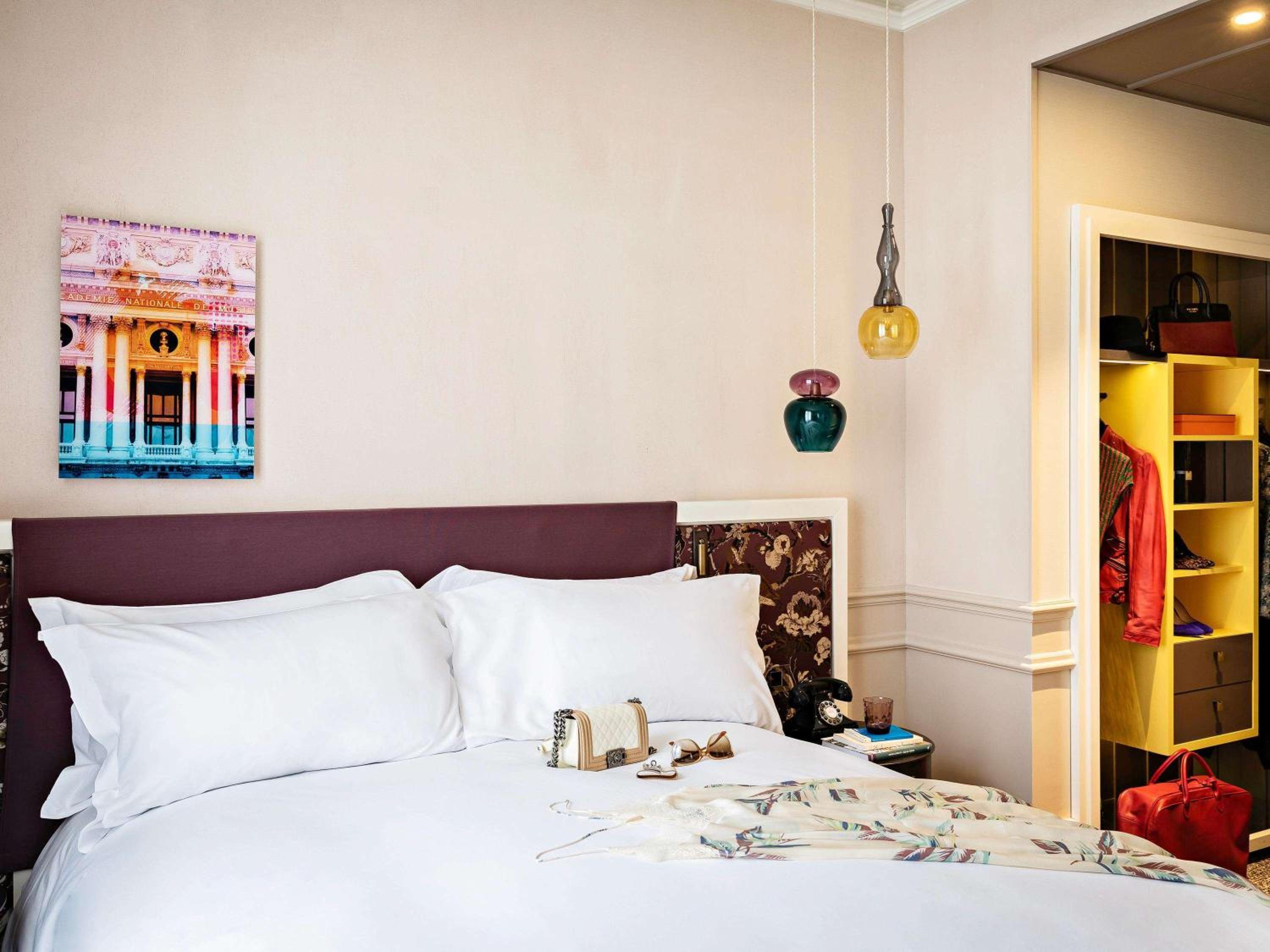 Premium Junior Suite with One King Bed and Living Room - Courtyard or Rue Scribe View photo 3
