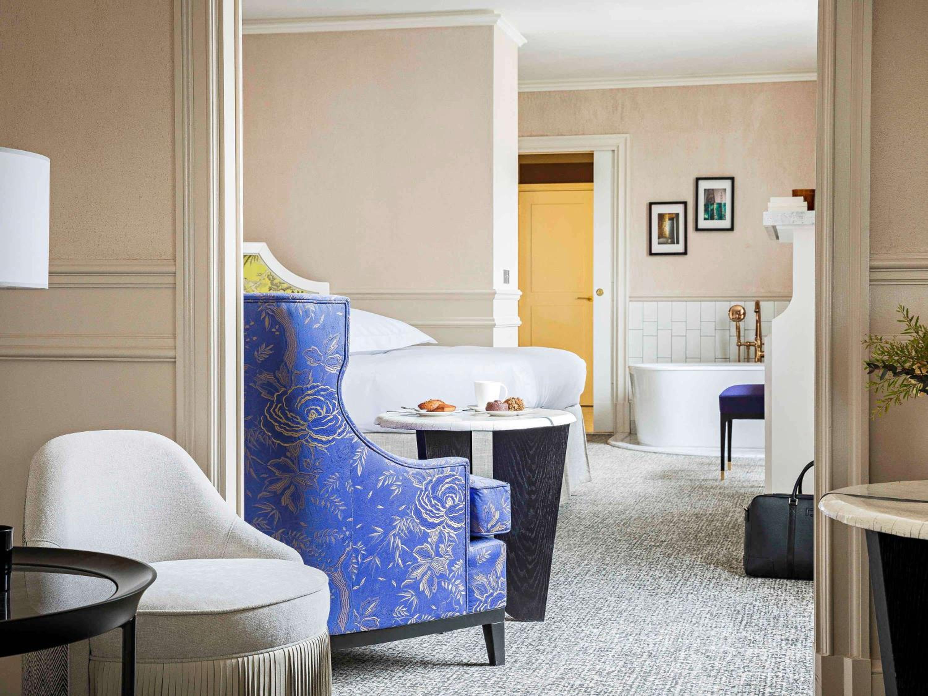 Prestige King Suite with Lounge and Terrace - Level Six photo 2