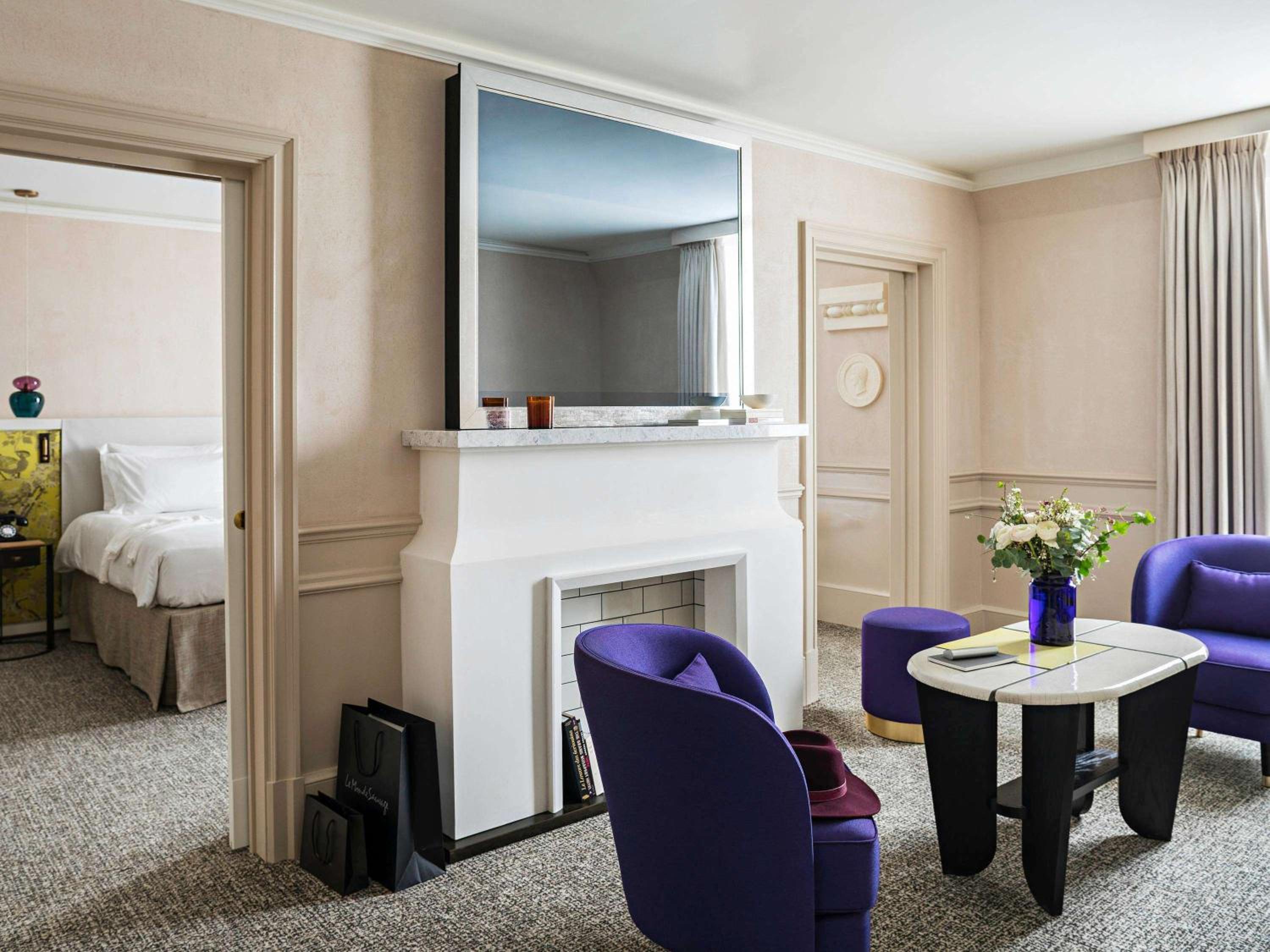 Suite Prestige avec 1 Lit King-Size, 1 Canapé-Lit et Salon Séparé – Vue sur Boulevard ou Rue Scribe Suite Prestige avec 1 Lit King-Size, 1 Canapé-Lit et Salon Séparé – Vue sur Boulevard ou Rue Scribe