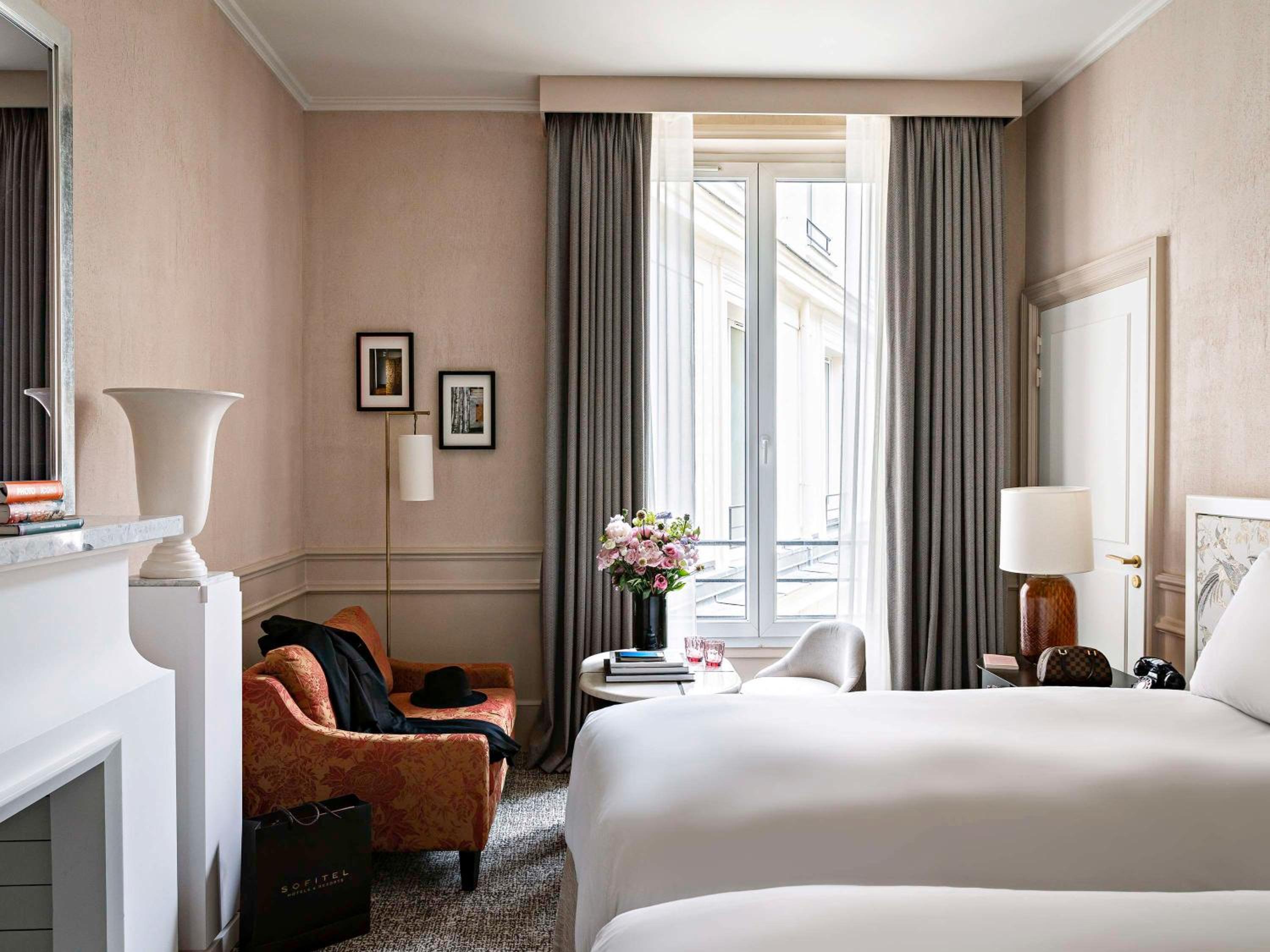 Chambre Simple de Luxe avec 2 Lits Simples – Vue sur Cour ou Rue Scribe