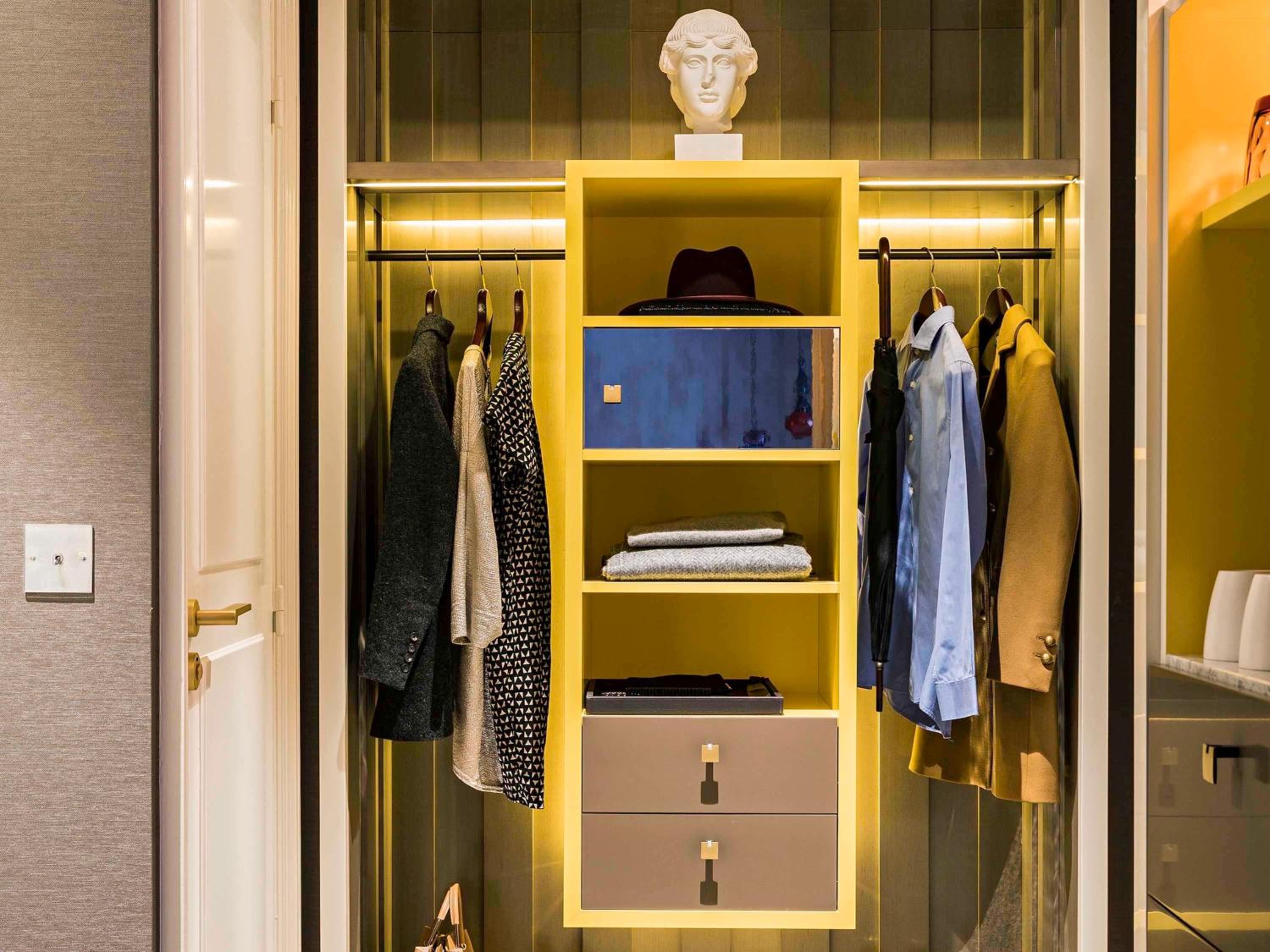 Chambre Premium de Luxe avec 2 Lits Simples – Vue sur Cour ou Rue Scribe