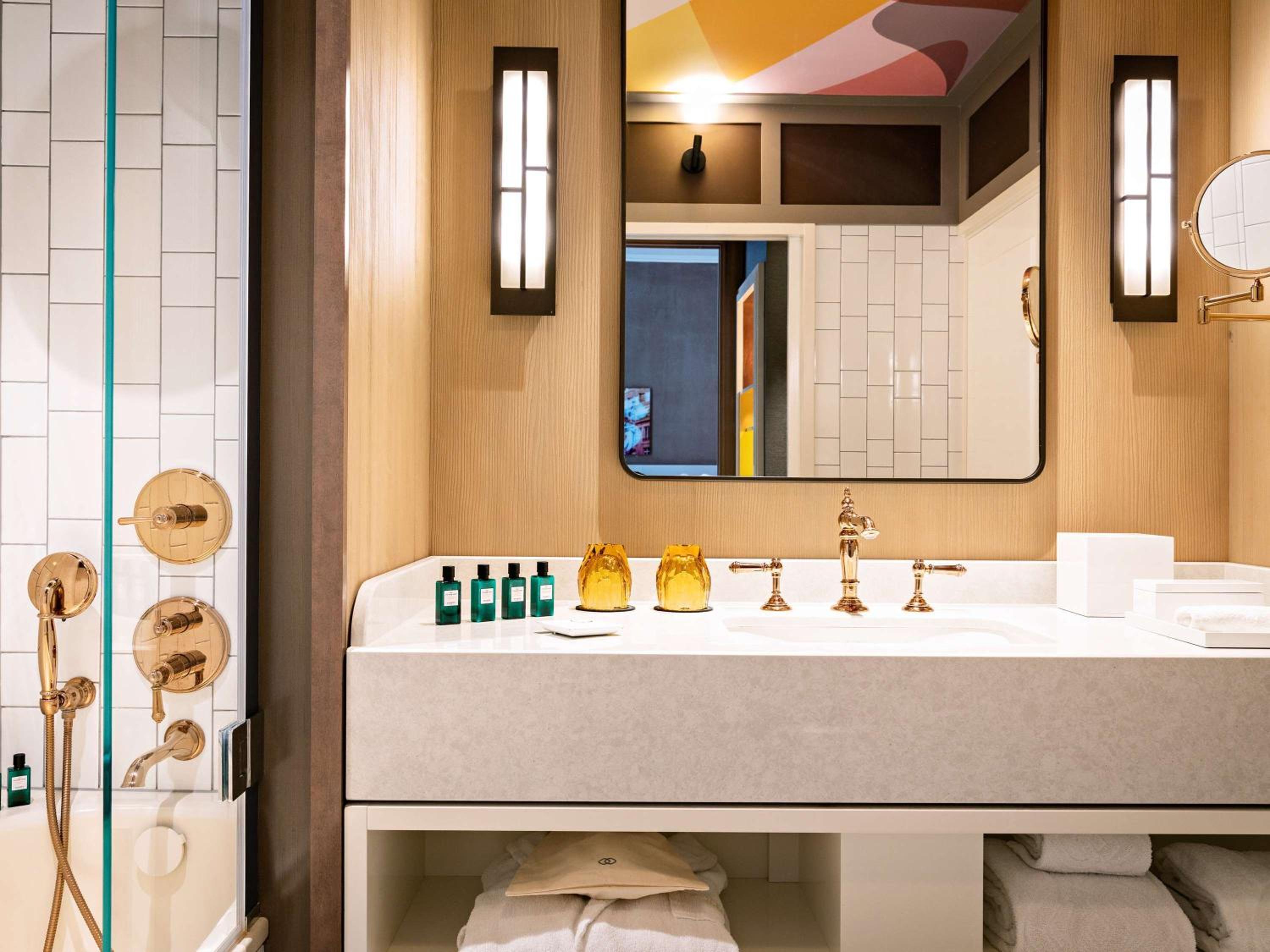 Chambre Simple de Luxe avec 2 Lits Simples – Vue sur Cour ou Rue Scribe