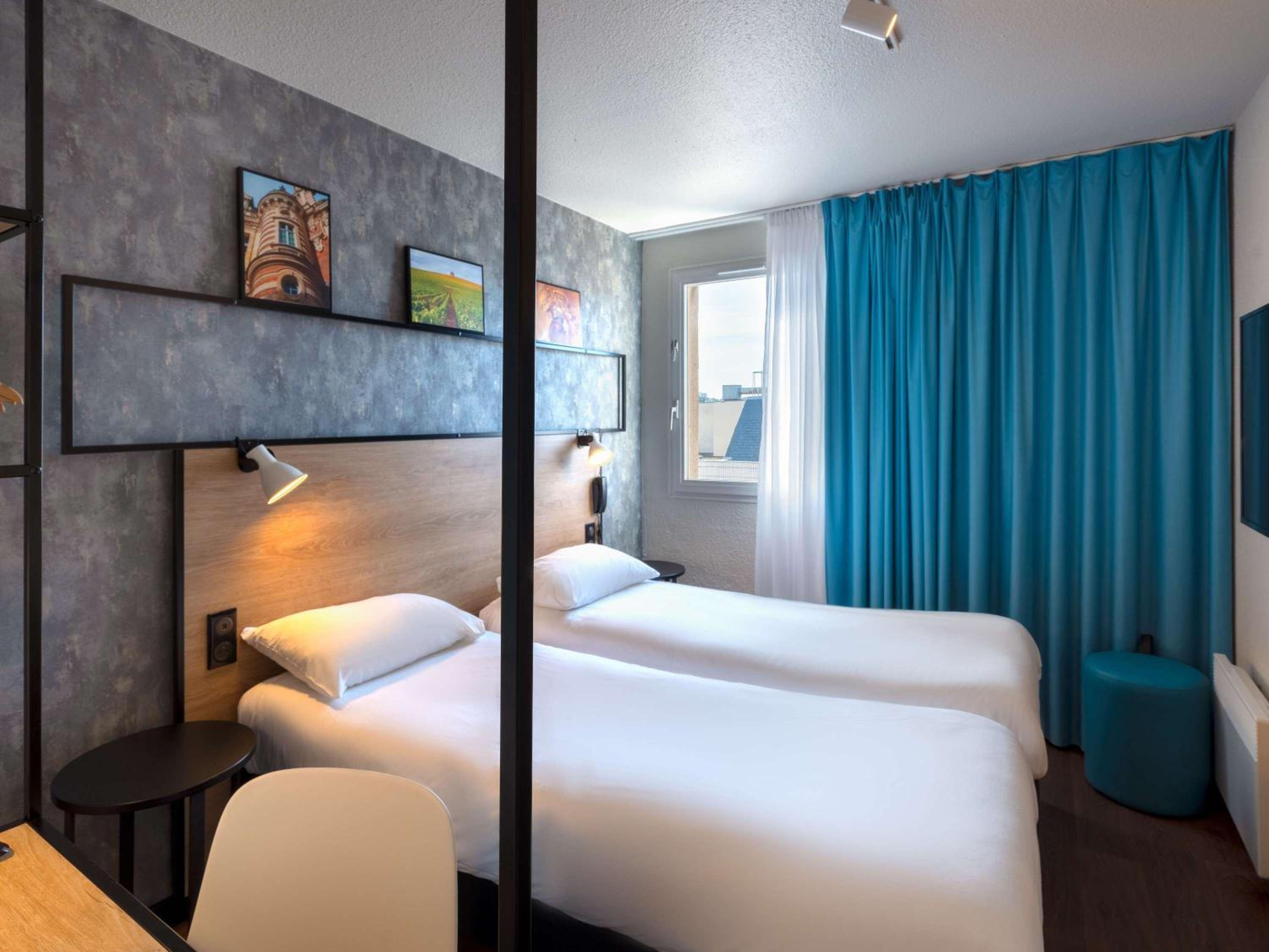 Standard Twin Room - Photo 1