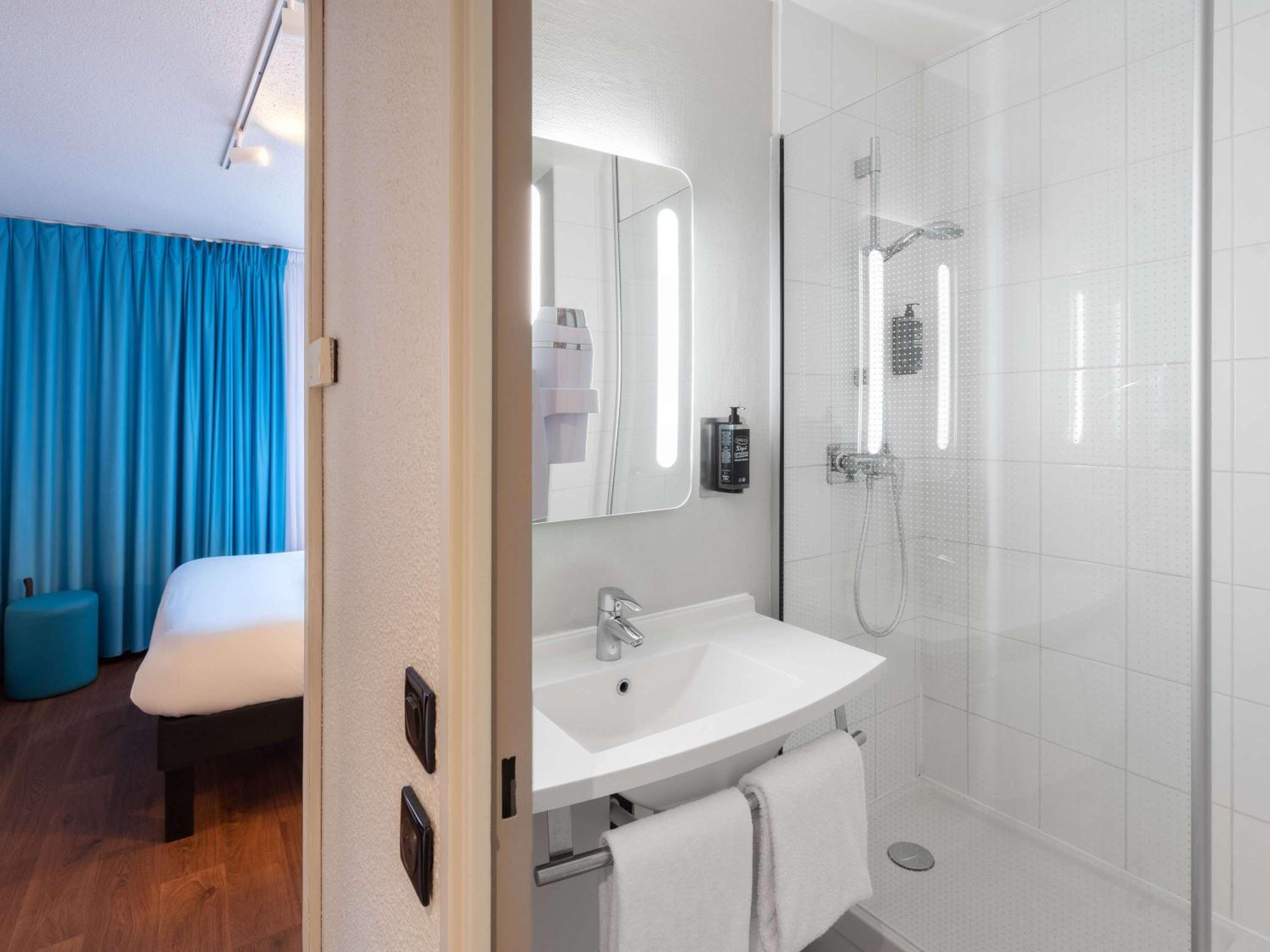 Standard Room - Photo 17