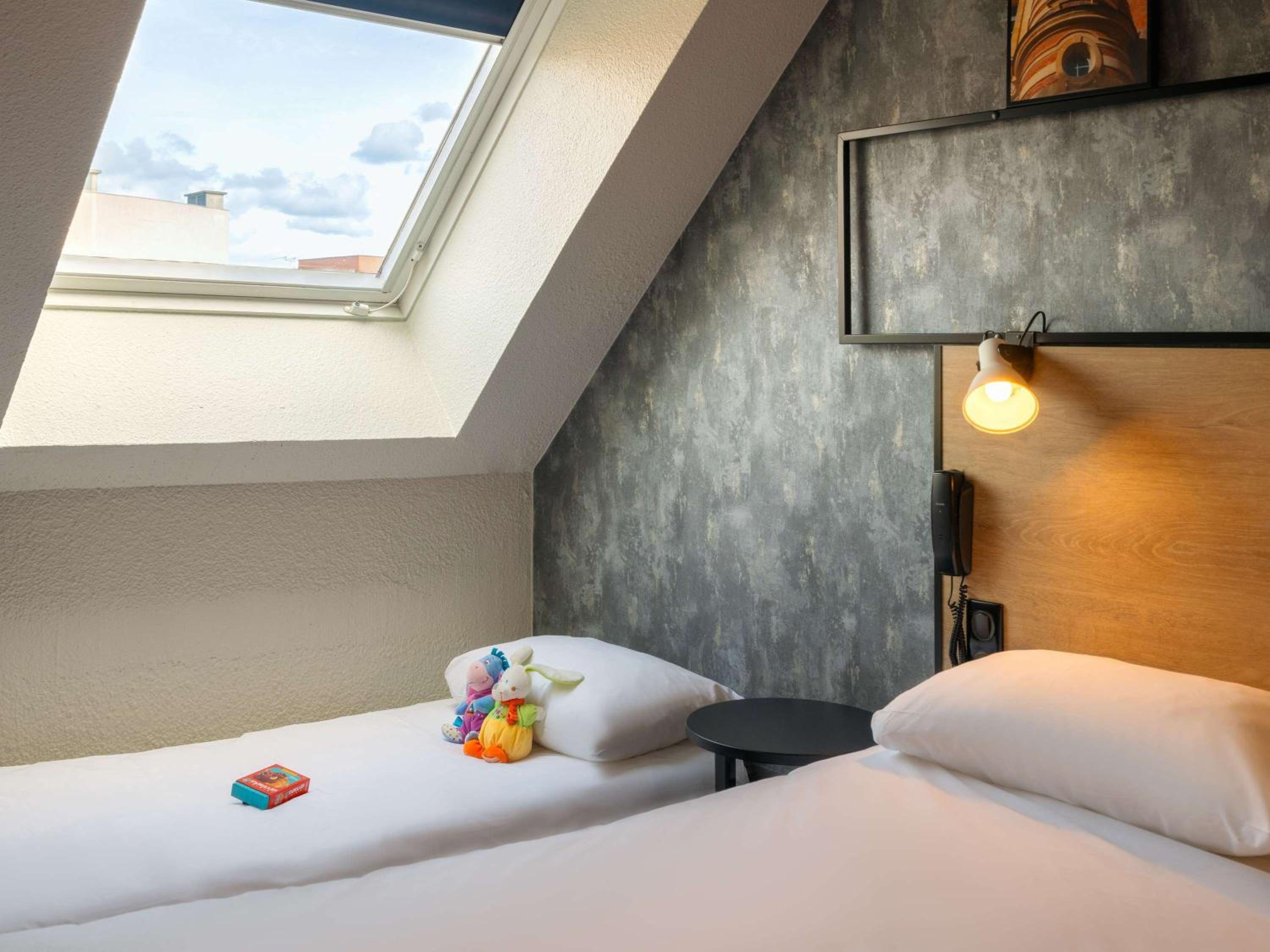 Triple Room with Double bed and Single Bed - Photo 10