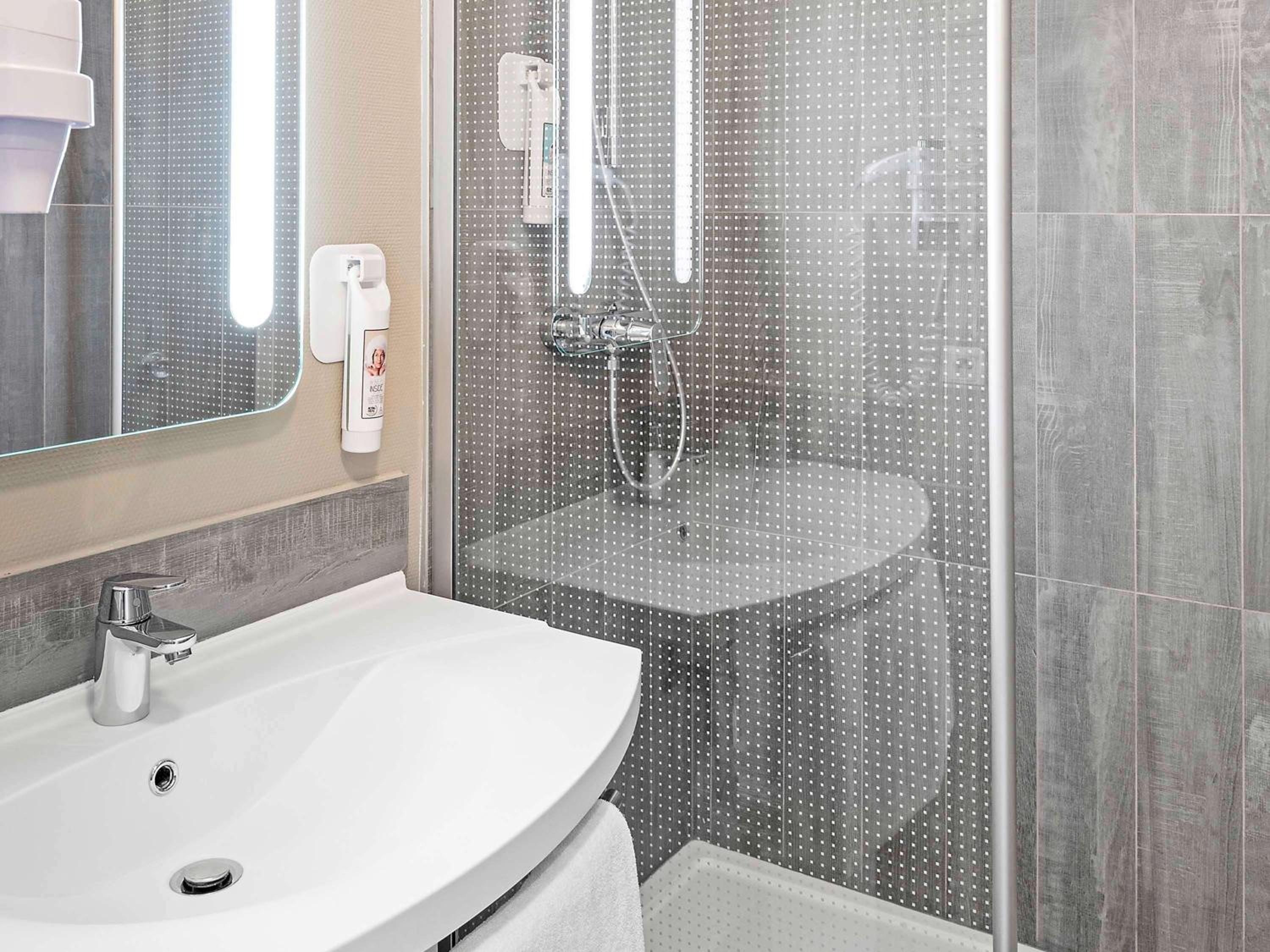 Standard Room - Photo 16