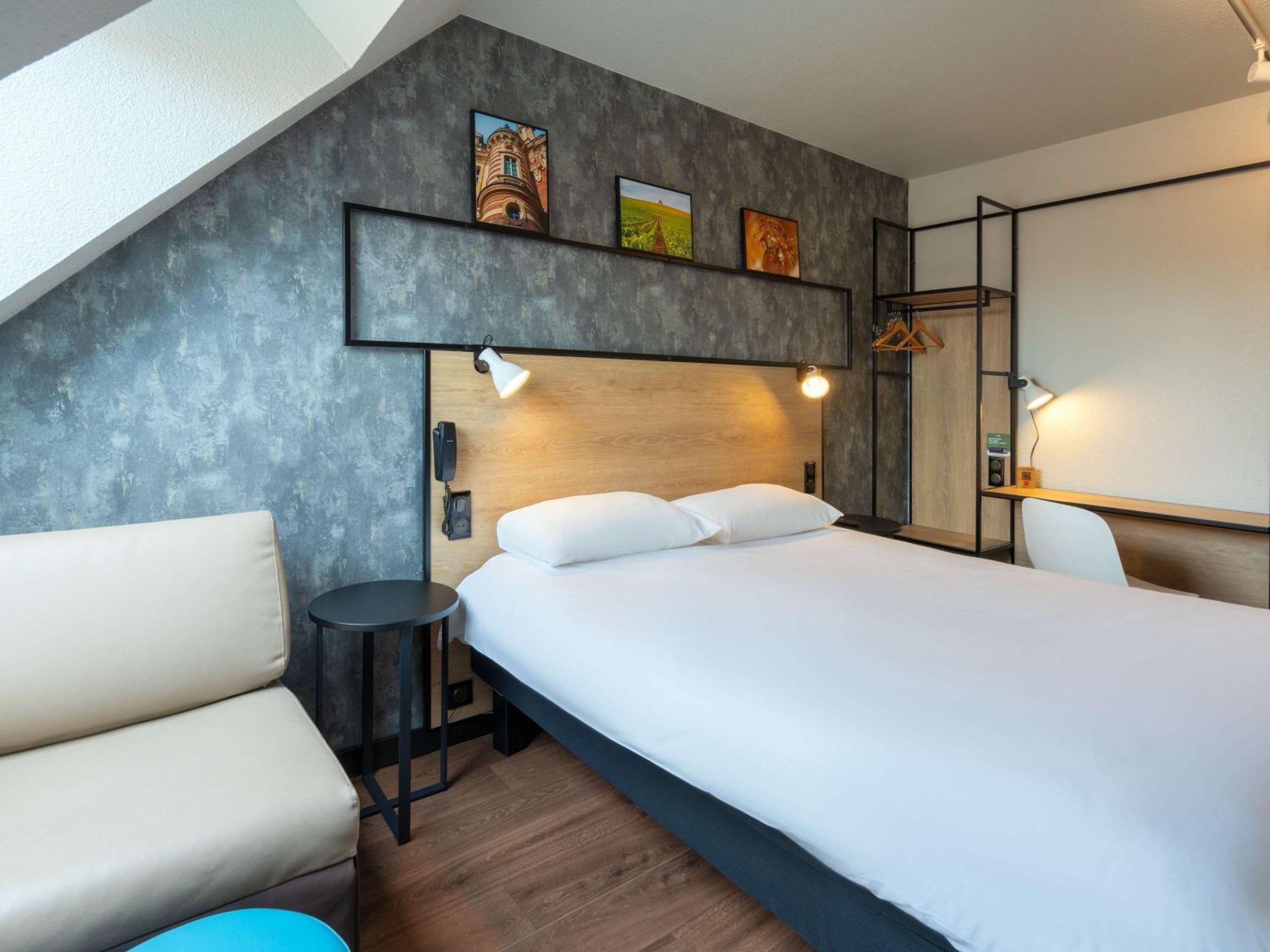 Triple Room with Double bed and Single Bed - Photo 6