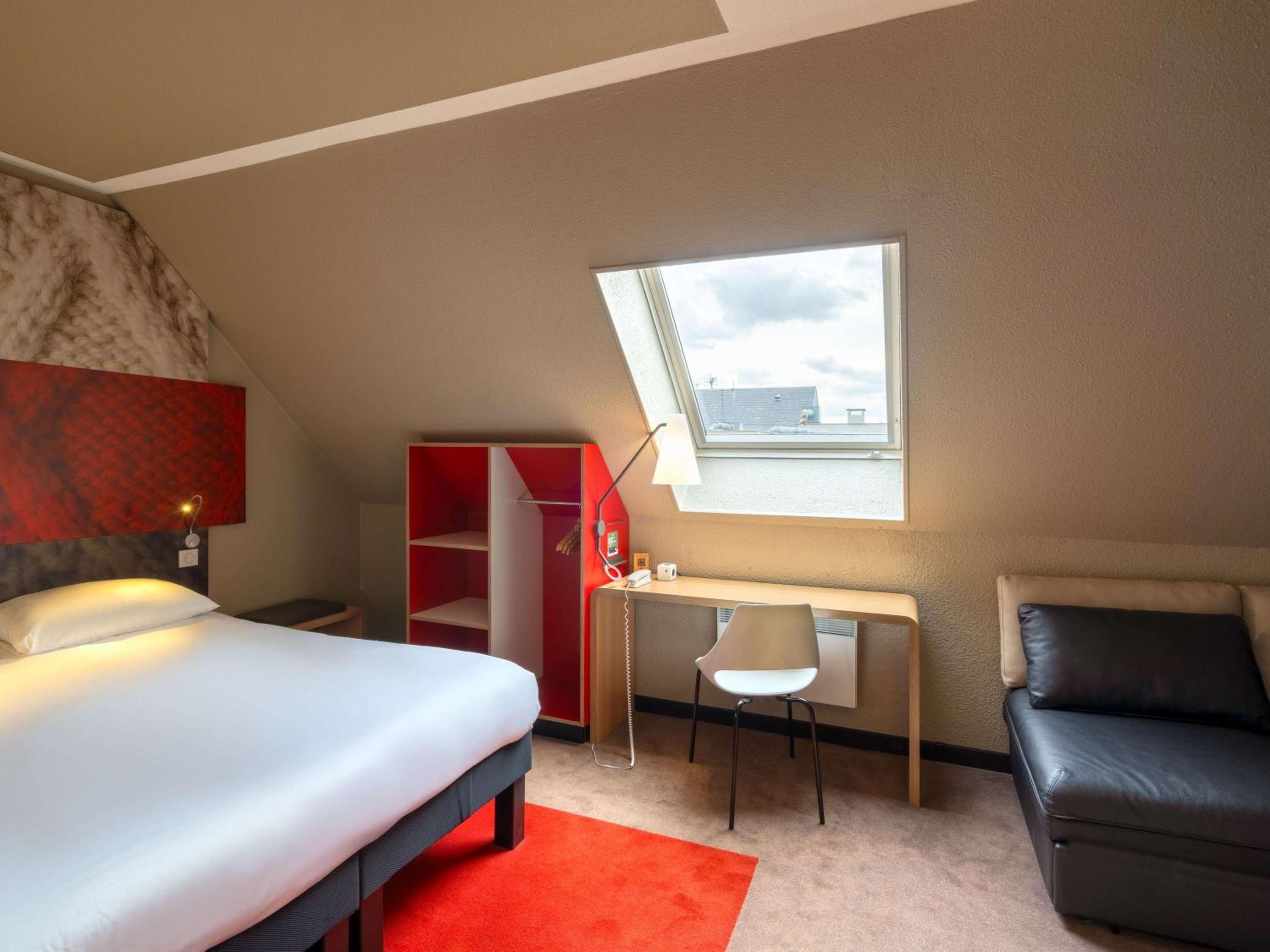 Family Room with Double Bed and Sofa  - Photo 2