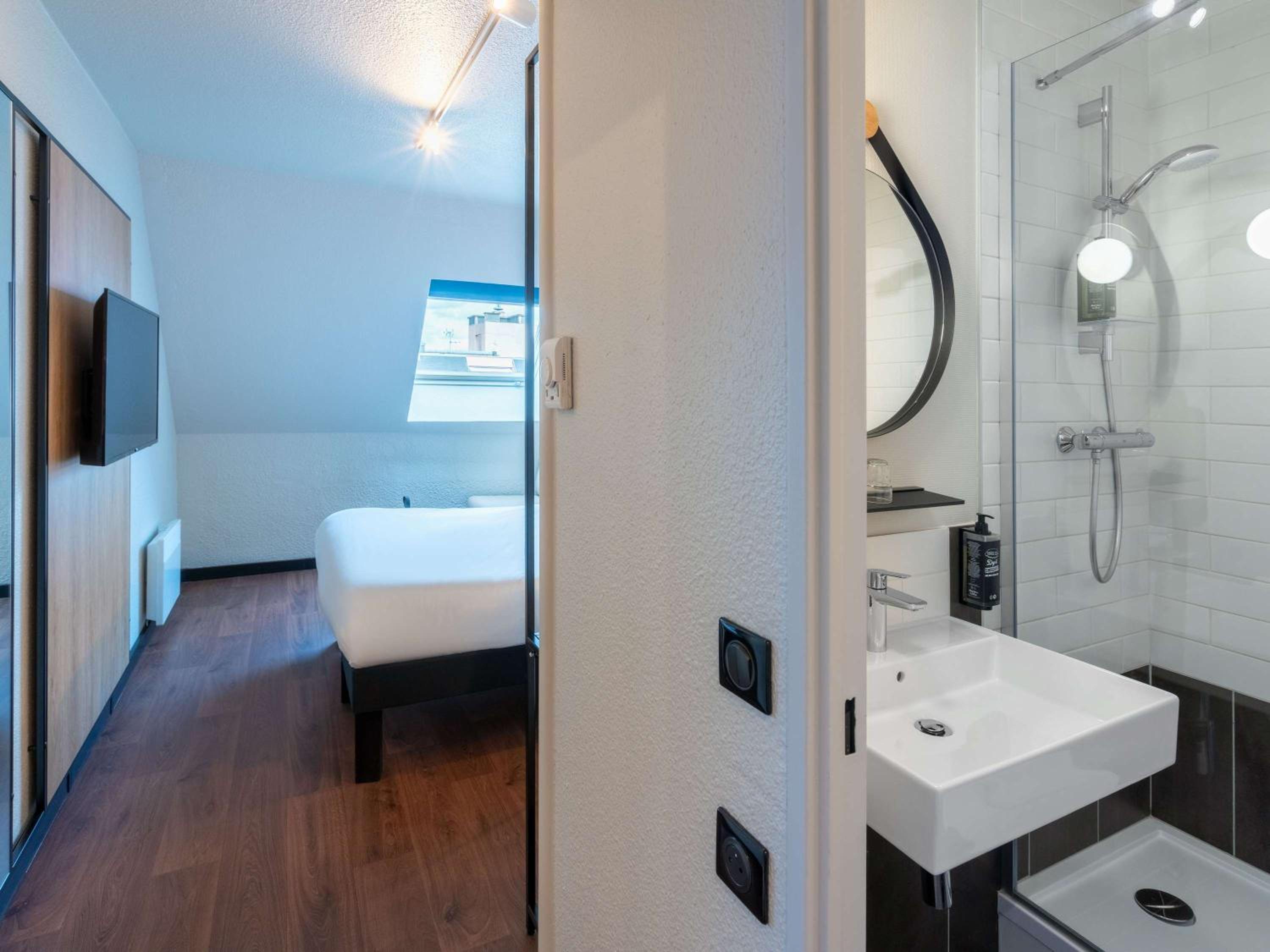 Triple Room with Double bed and Single Bed - Photo 4
