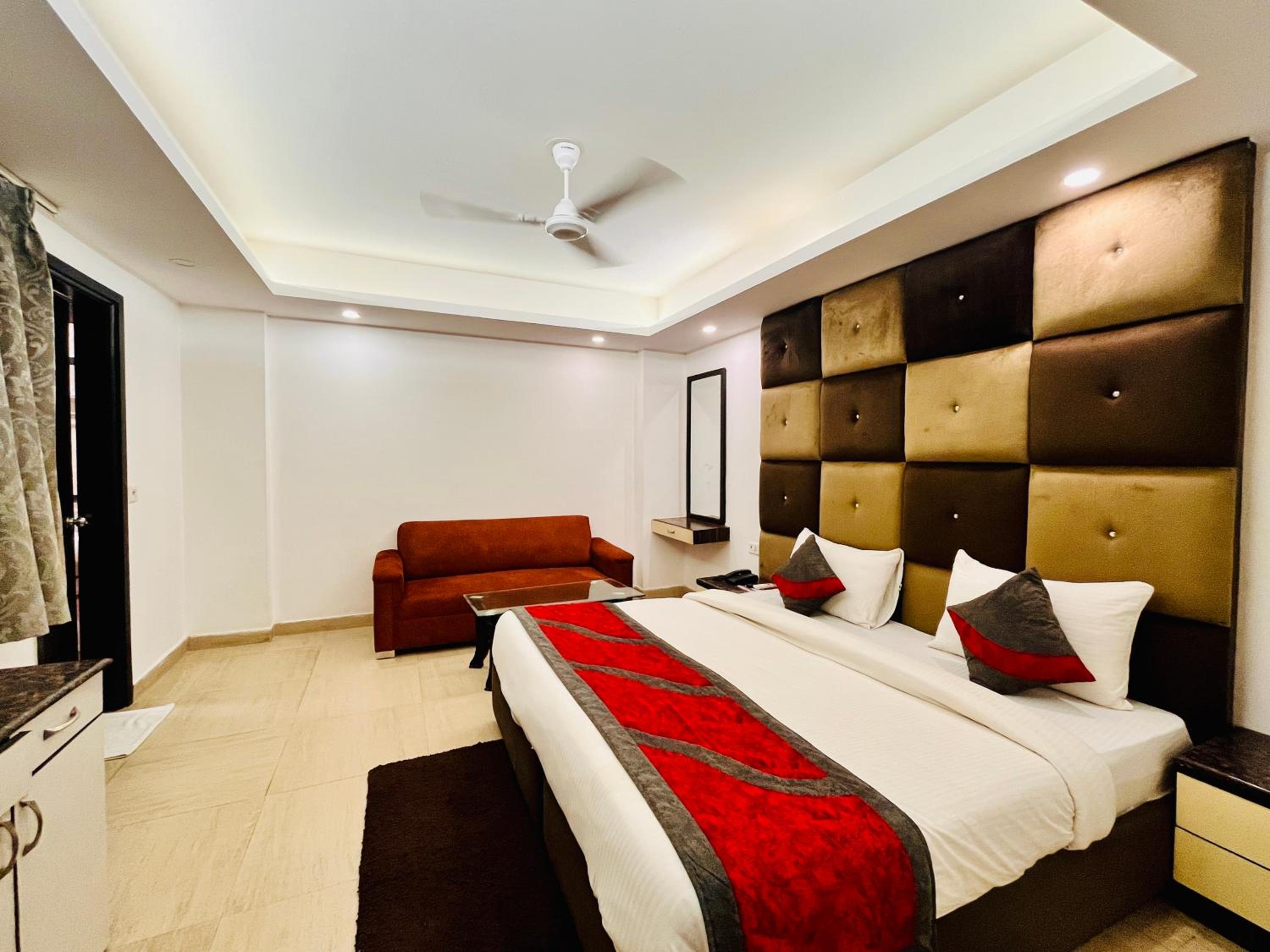 Deluxe King Room photo 3