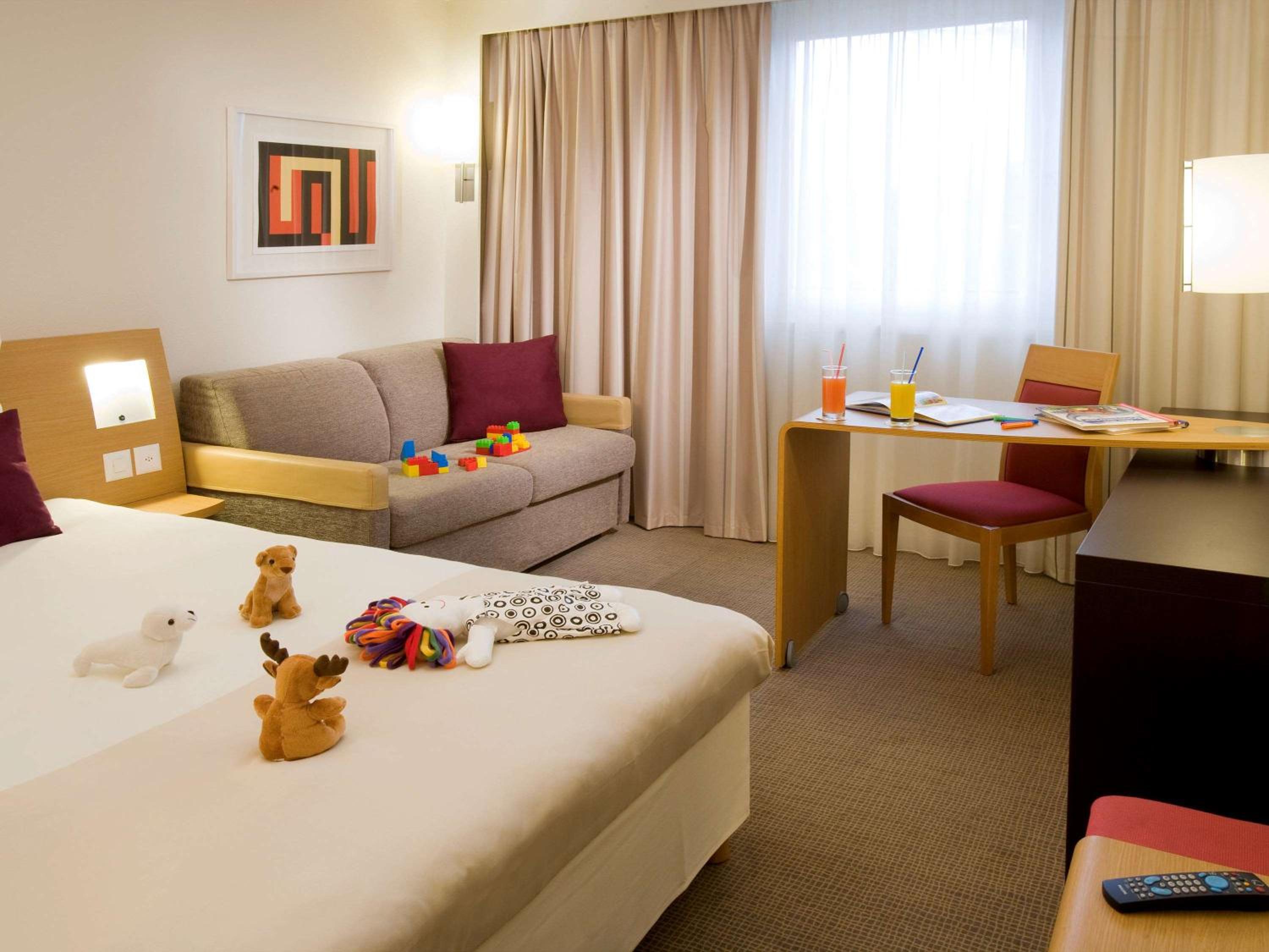 Superior Room with 1 Queen-Size Bed and Sofa Bed - Photo 8