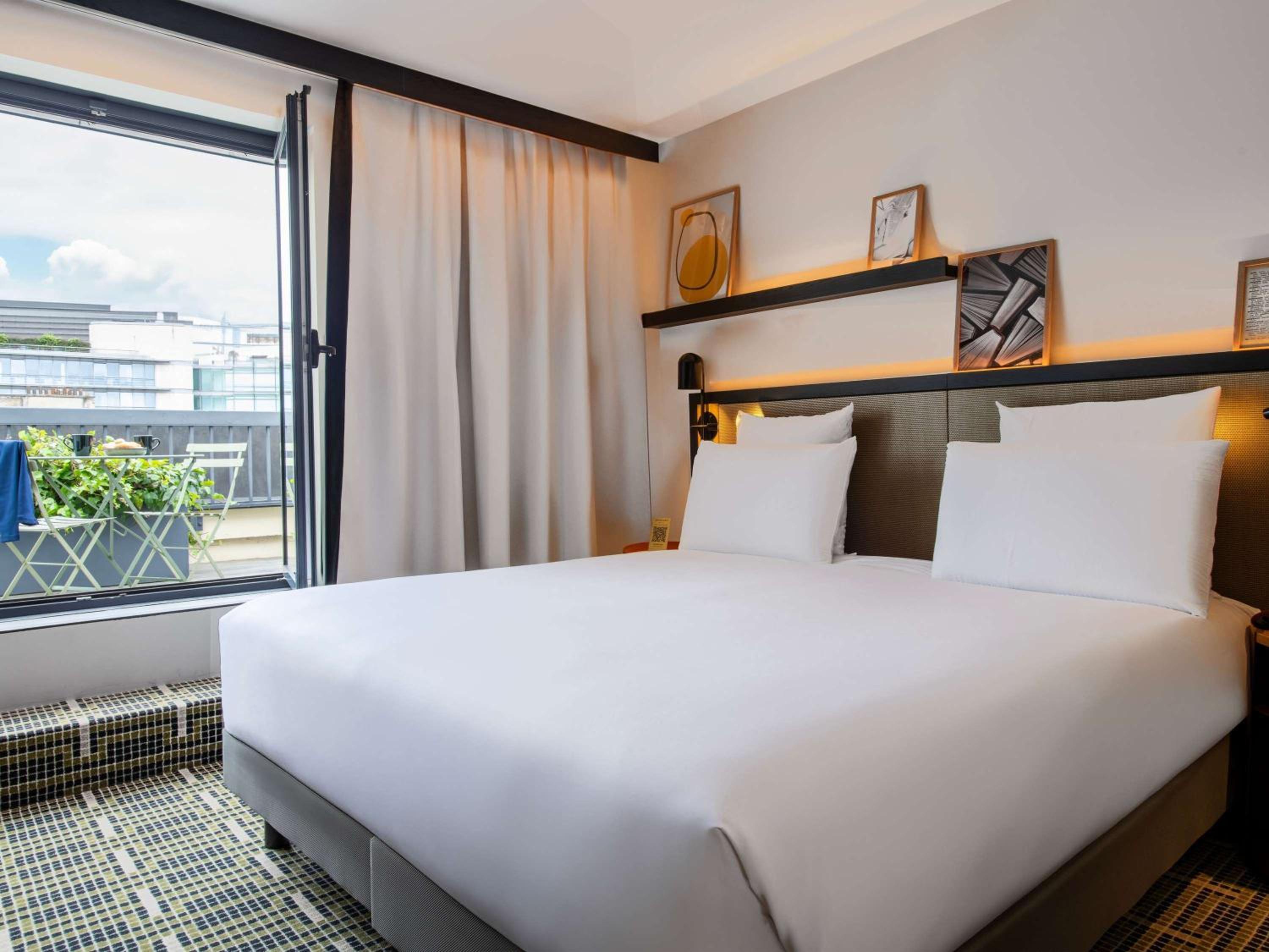Privilege Double Room with Terrace thumbnail 5