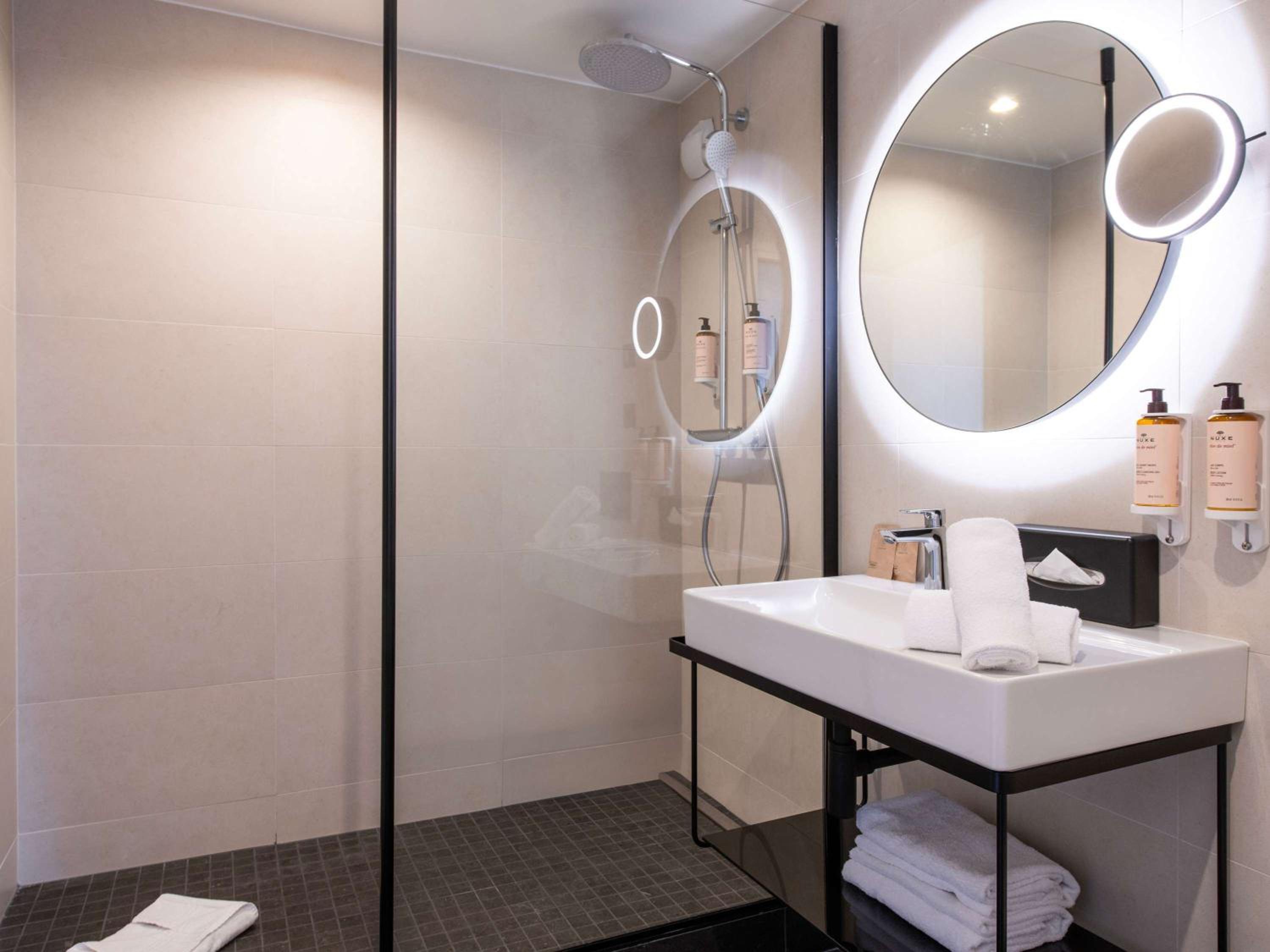 Privilege Double Room with Terrace thumbnail 6